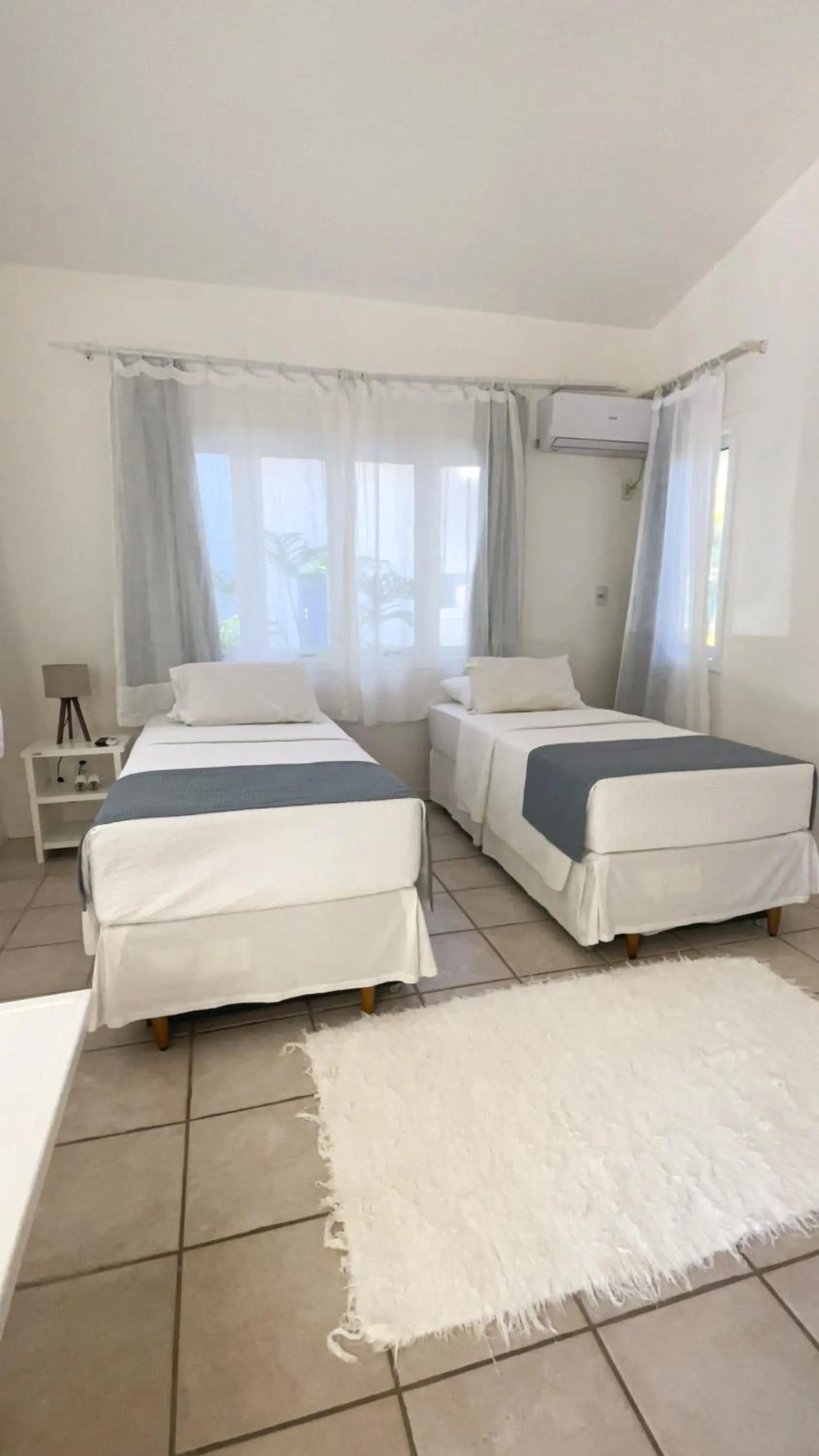 Bed in Saint Tropez Praia Hotel