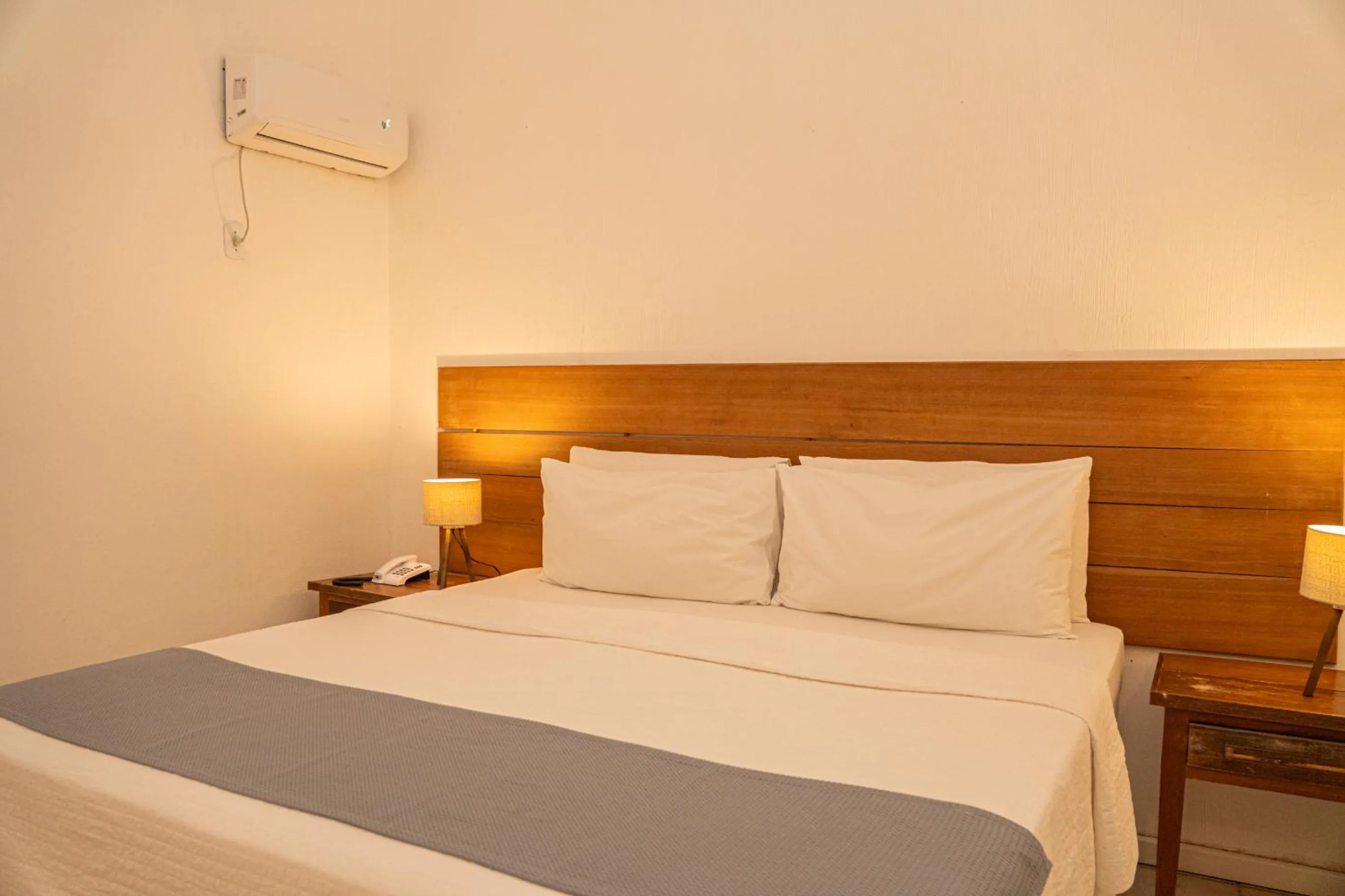 Bed in Saint Tropez Praia Hotel