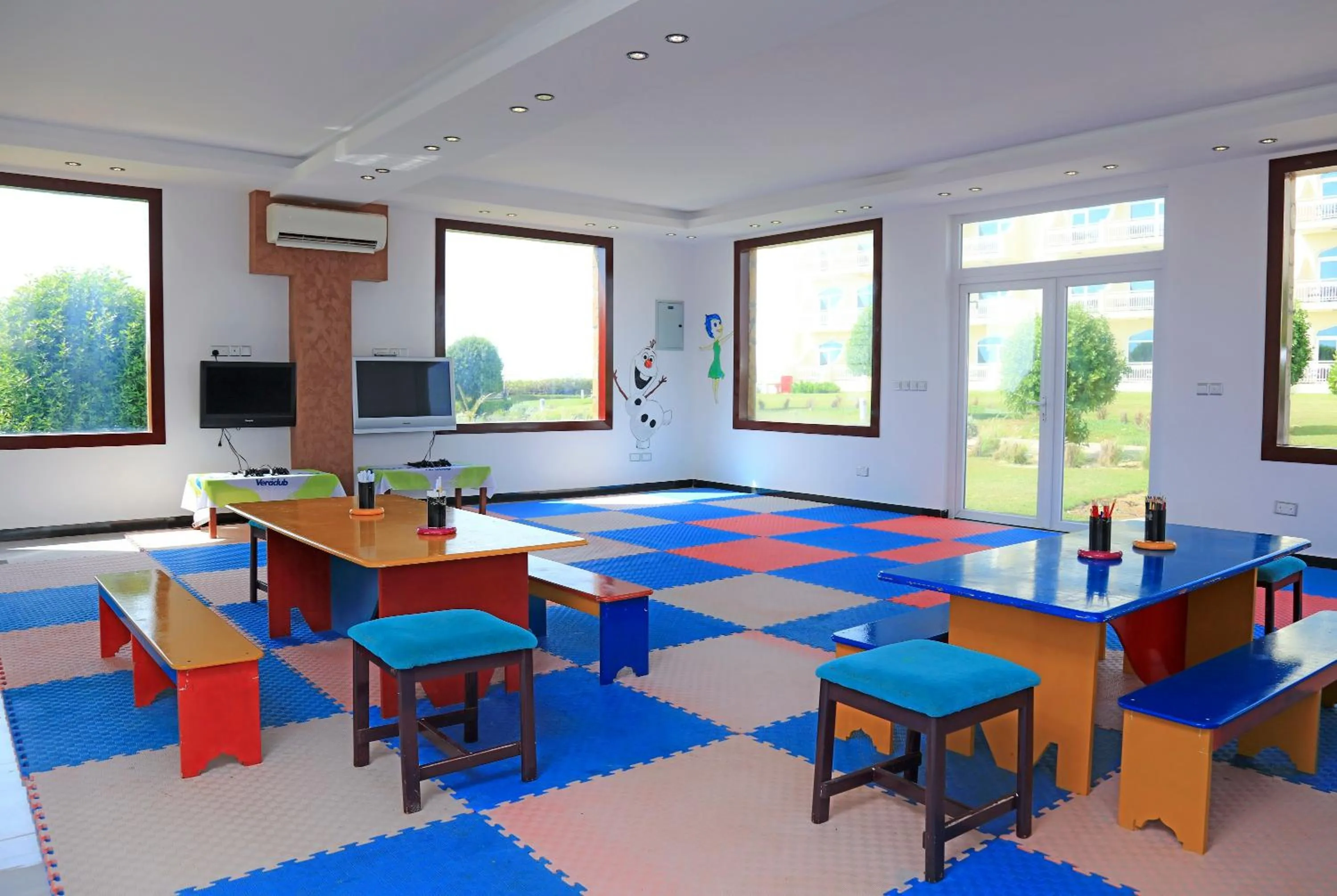 TV and multimedia in Wyndham Garden Salalah Mirbat