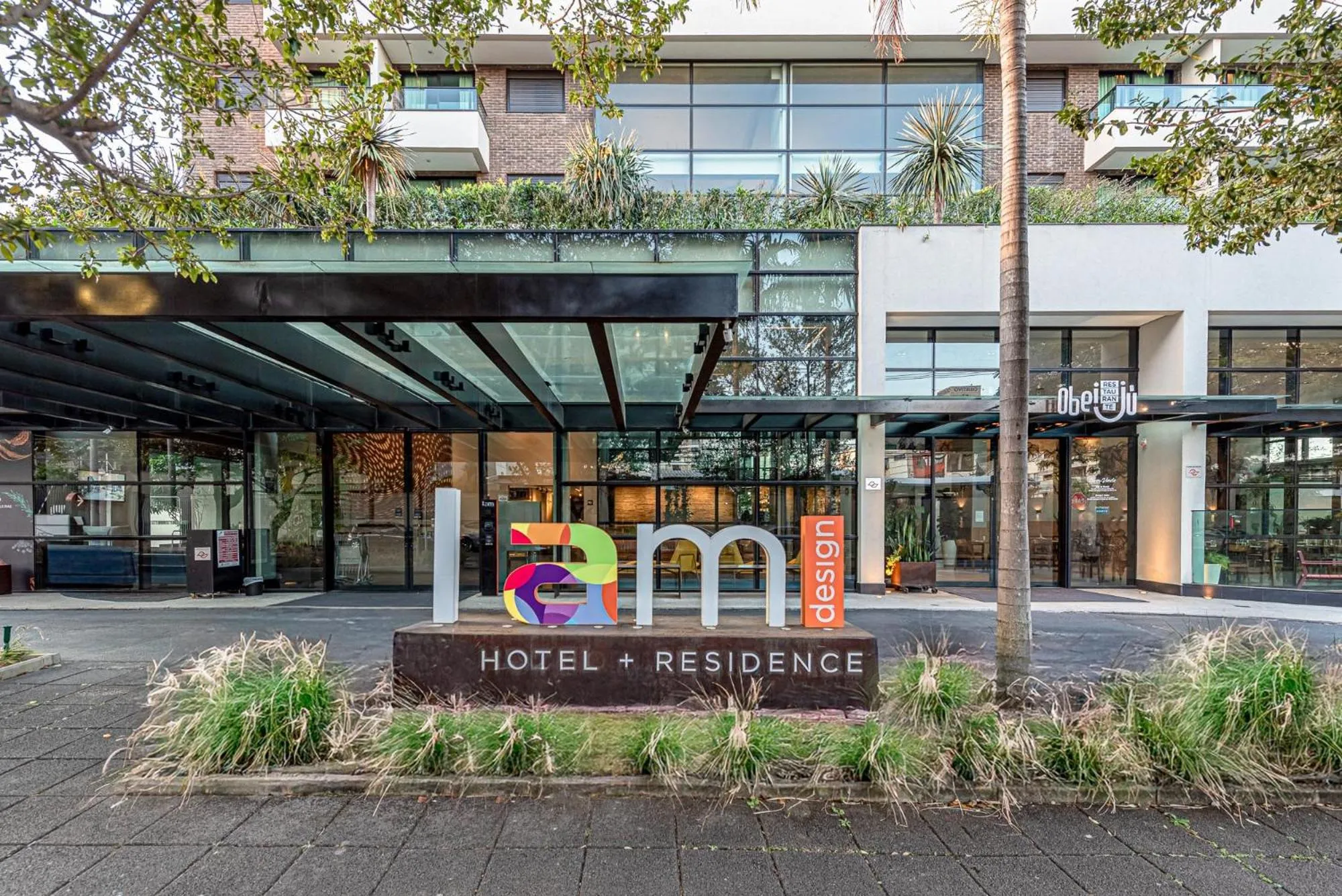 Facade/entrance in I am Design Hotel Campinas by Hotelaria Brasil