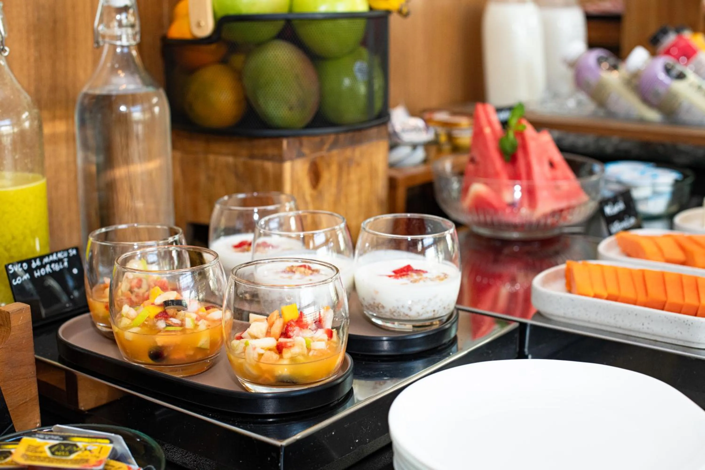 Buffet breakfast in I am Design Hotel Campinas by Hotelaria Brasil