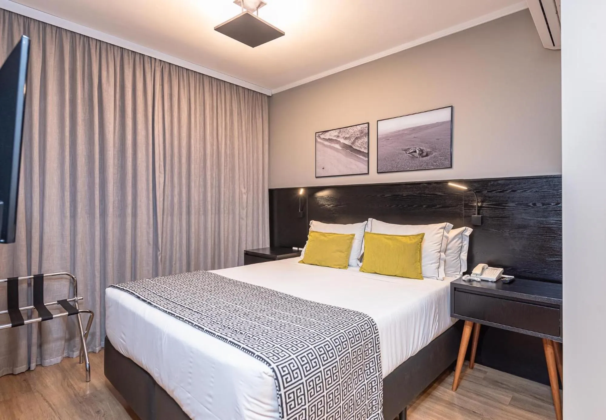 Bedroom, Bed in I am Design Hotel Campinas by Hotelaria Brasil