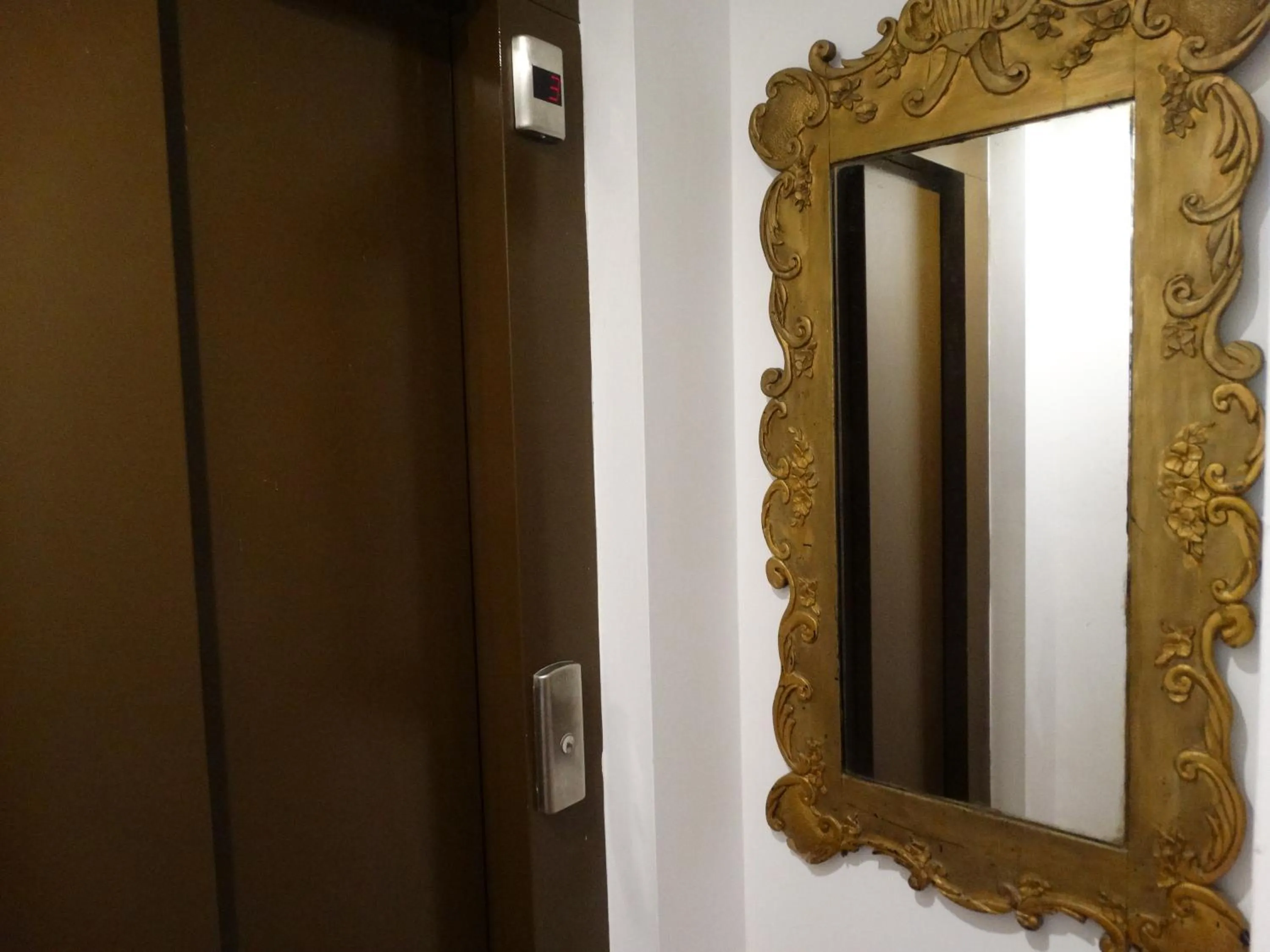 Decorative detail in Hotel Porto Rico