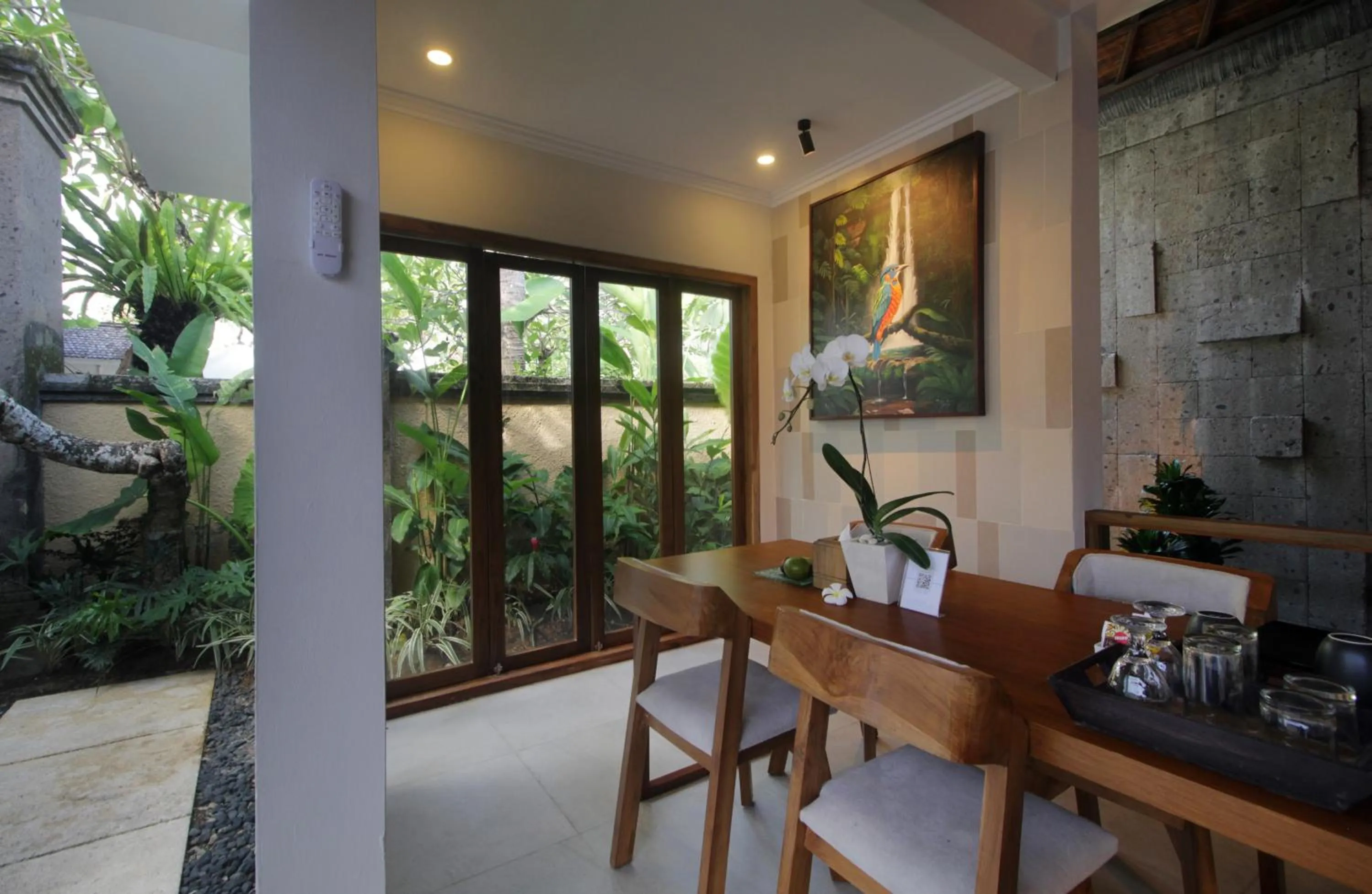 Kitchen or kitchenette in Sagara Villas and Suites Sanur by AHM