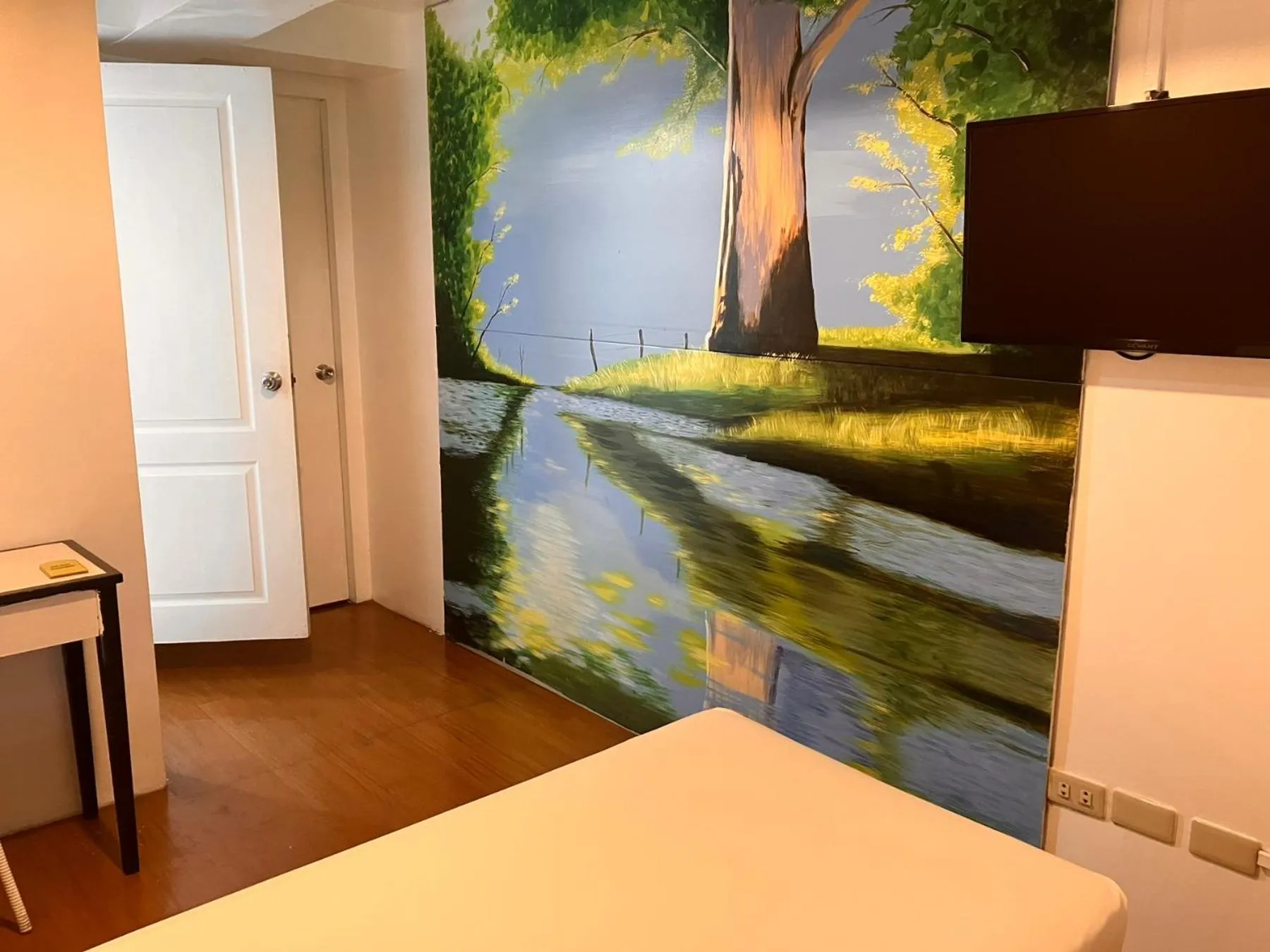 Bed in Spaces Hotel Makati