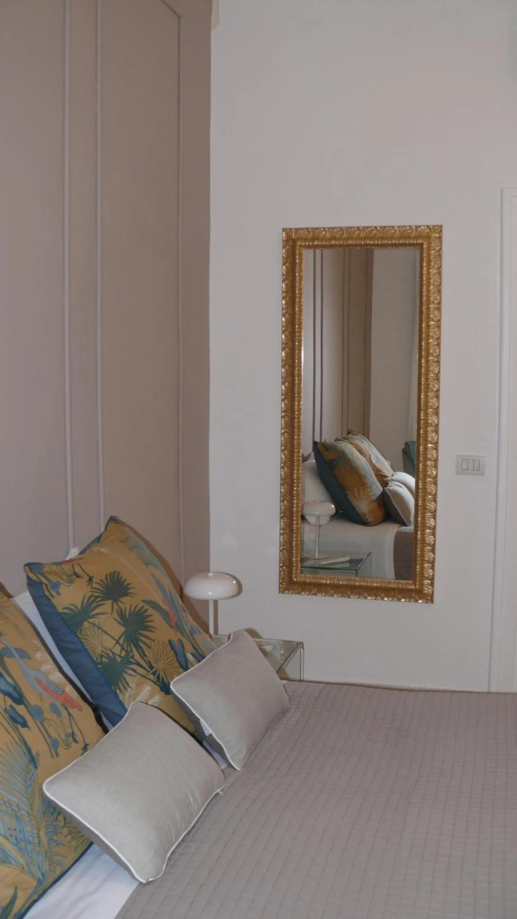 Bed in Camera Con Vista