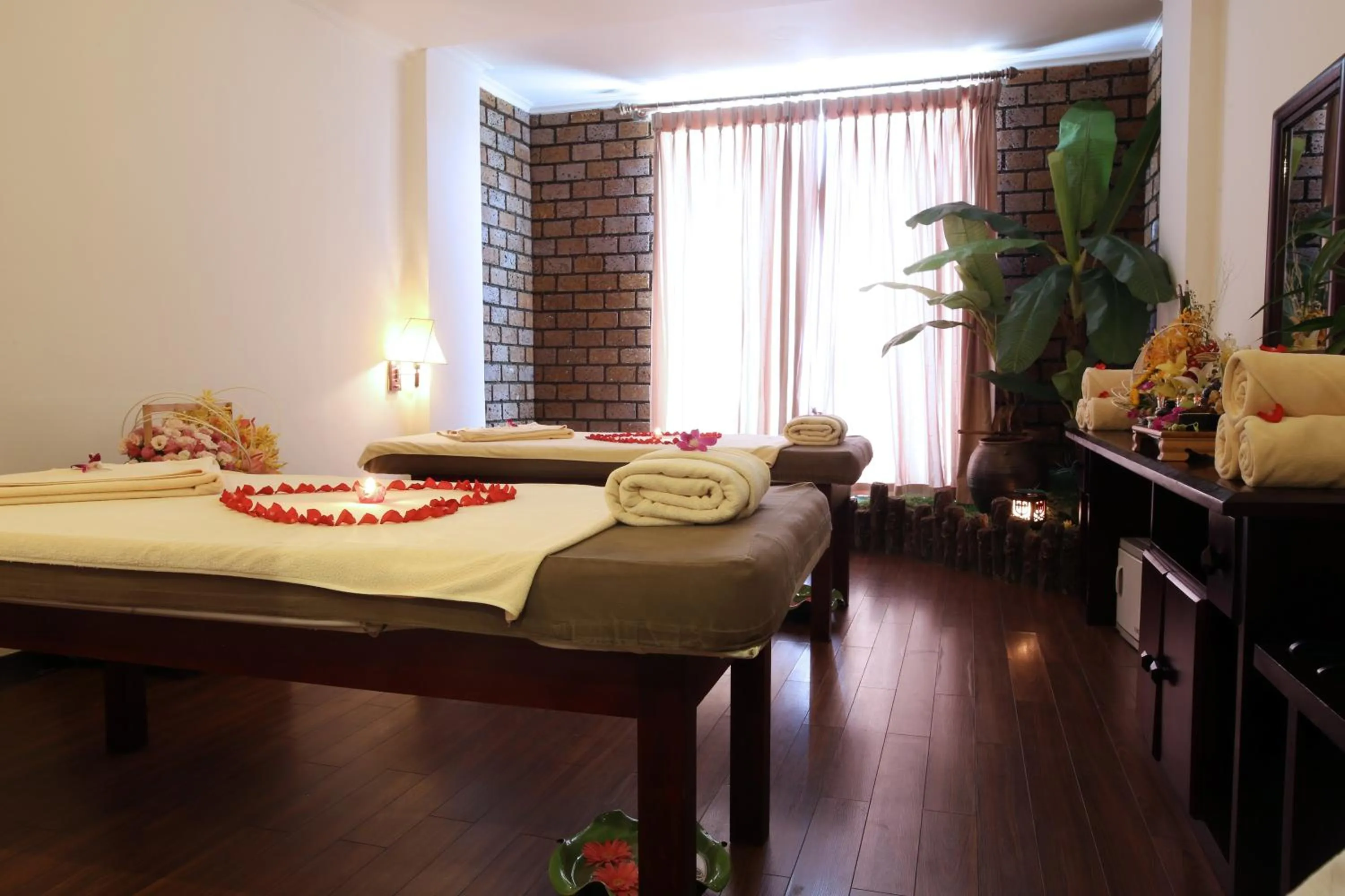 Spa and wellness centre/facilities, Bed in Cherish Hue Hotel