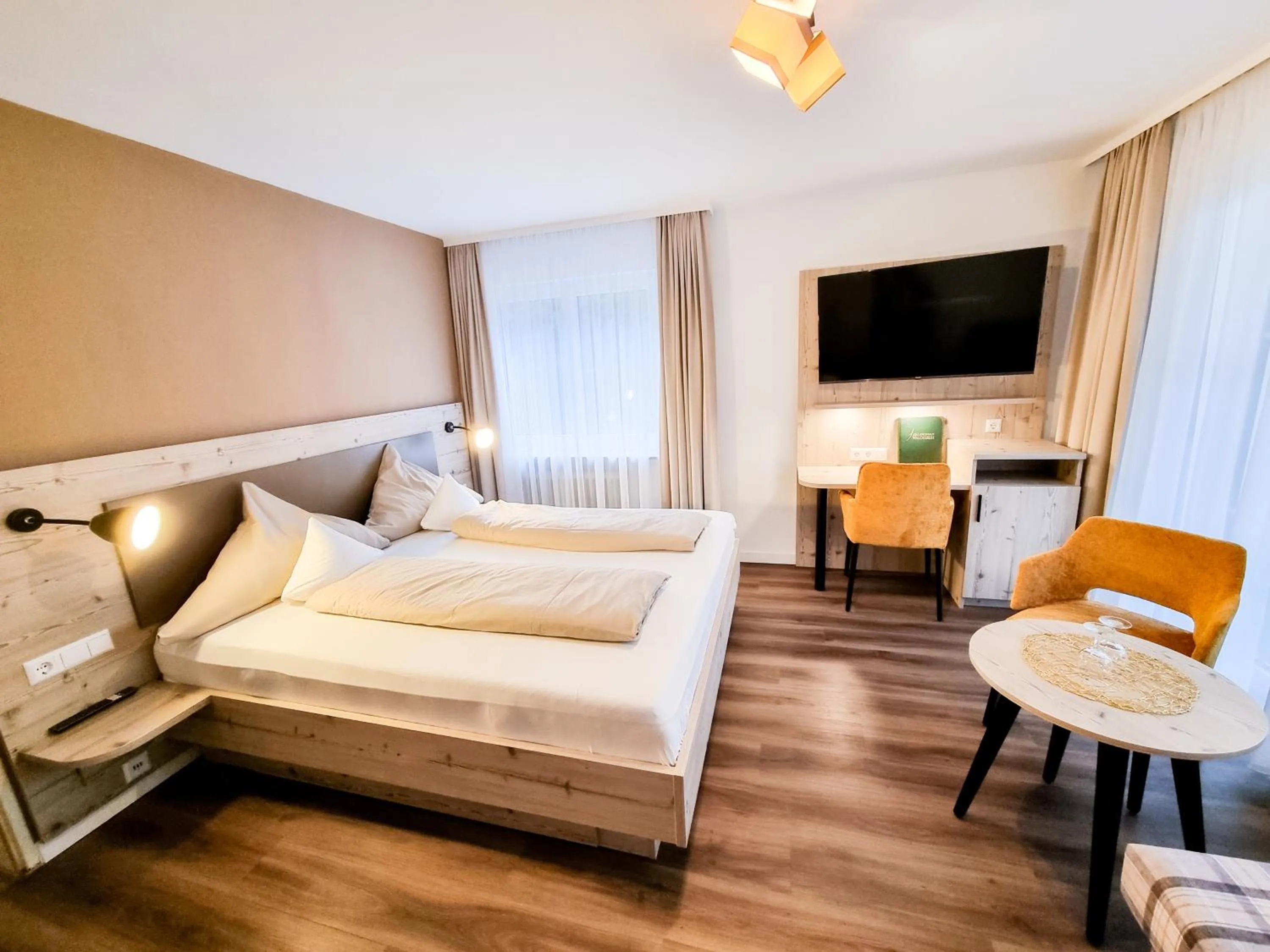 Photo of the whole room, Bed in Hotel Landhaus Waldesruh