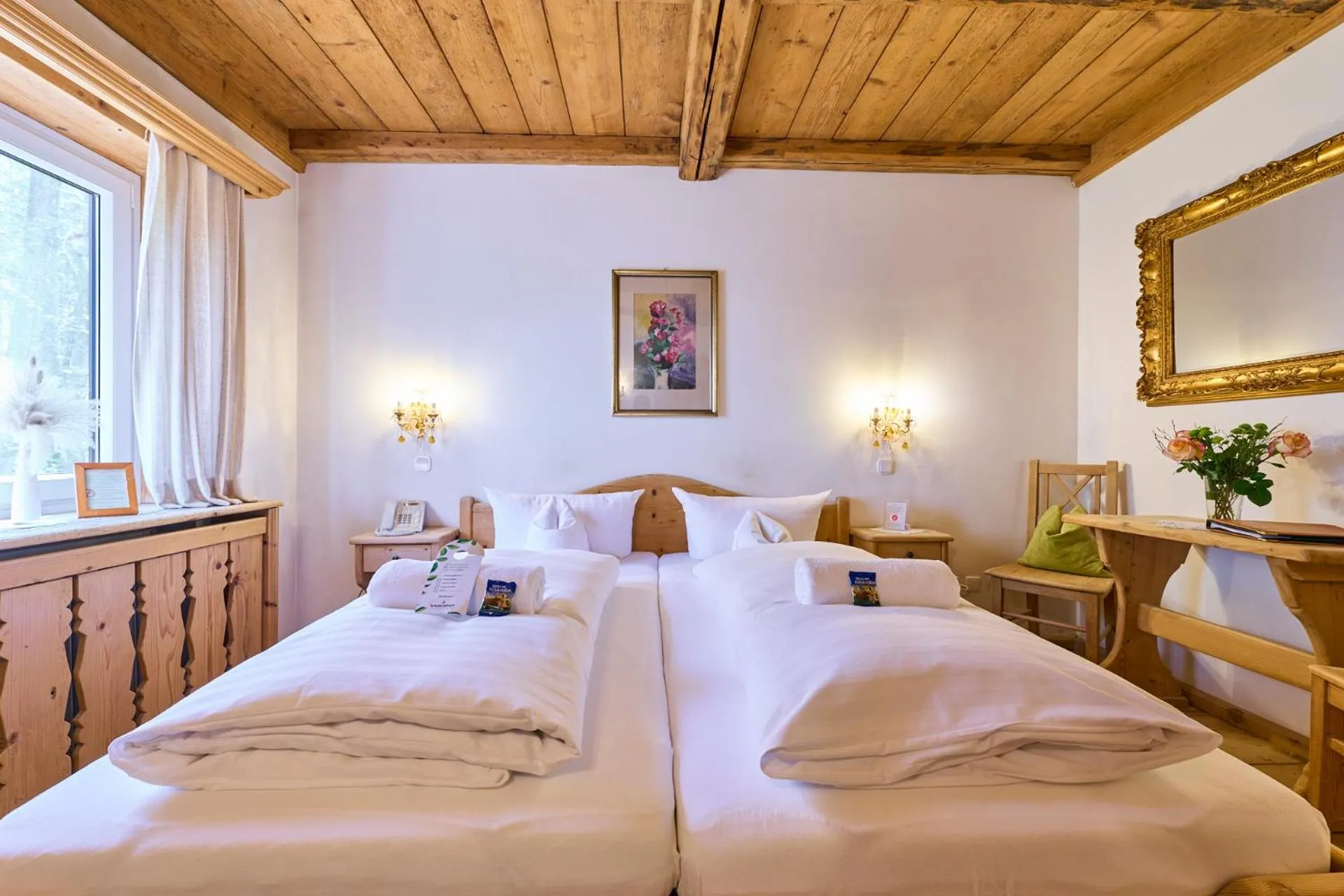 Photo of the whole room, Bed in Hotel Waldgasthof Buchenhain