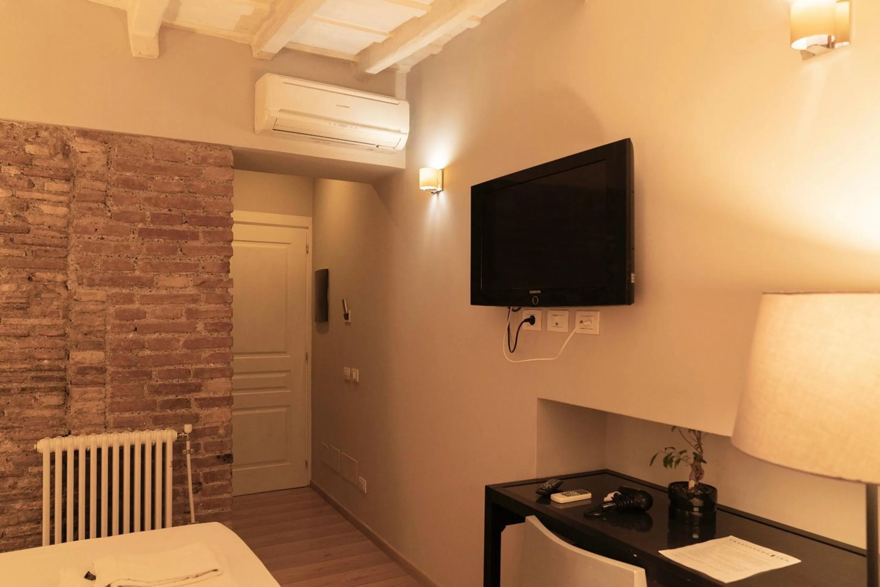 TV and multimedia, Bed in TrastevereInn