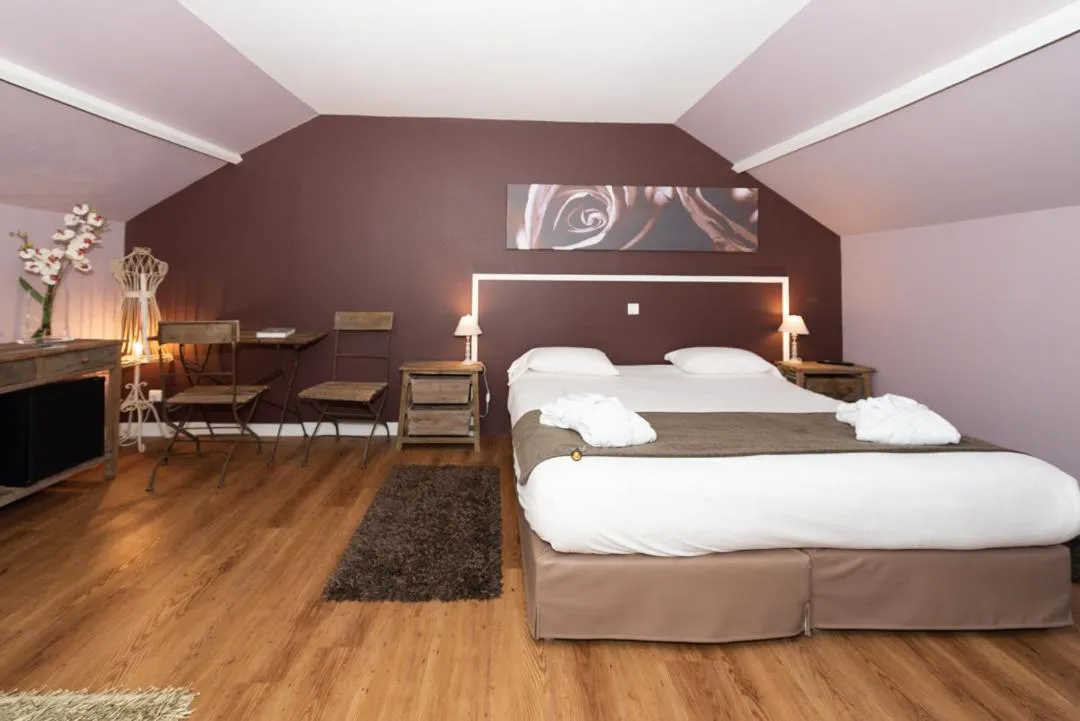 Decorative detail, Bed in Le Gingko - Hotel du Golf Parc Robert Hersant