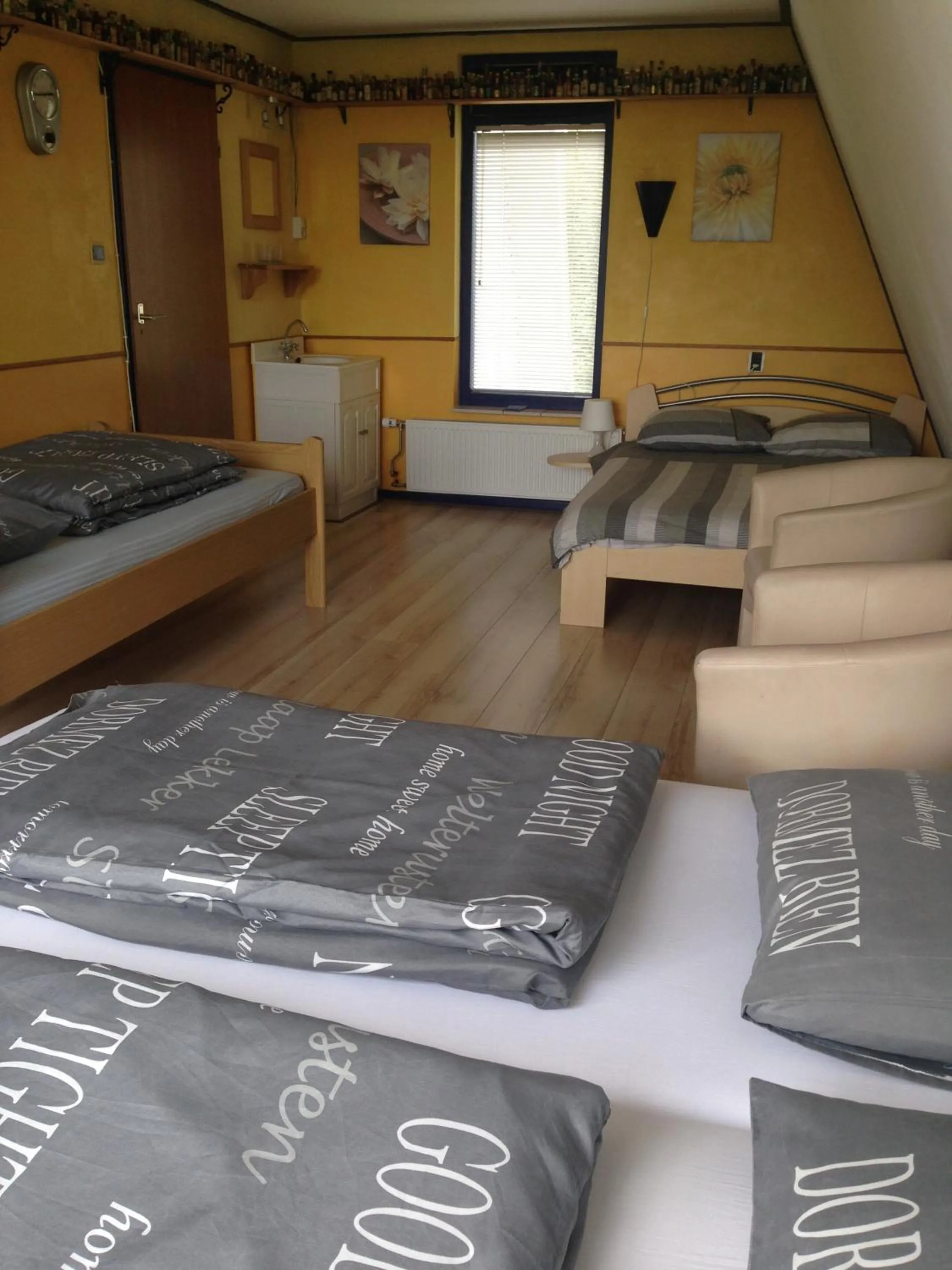 Photo of the whole room, Bed in B&B-Edam