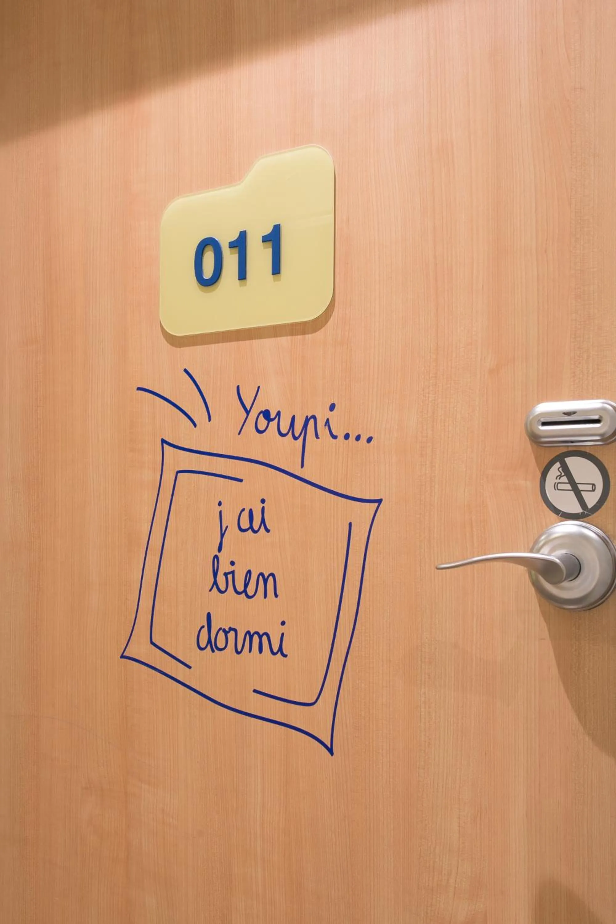 Text overlay in ibis budget Bordeaux Aéroport