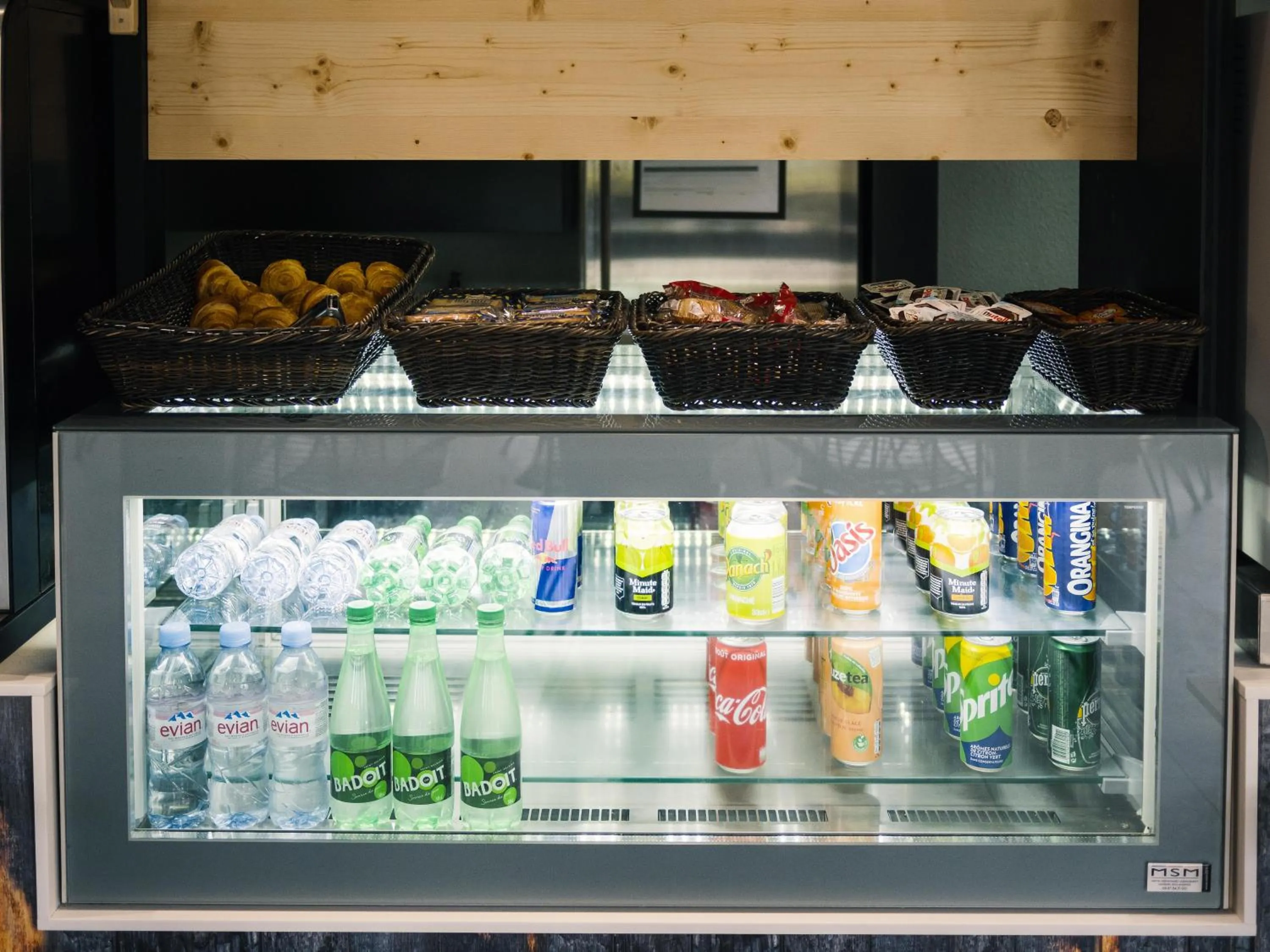 Food and drinks in ibis budget Bordeaux Aéroport