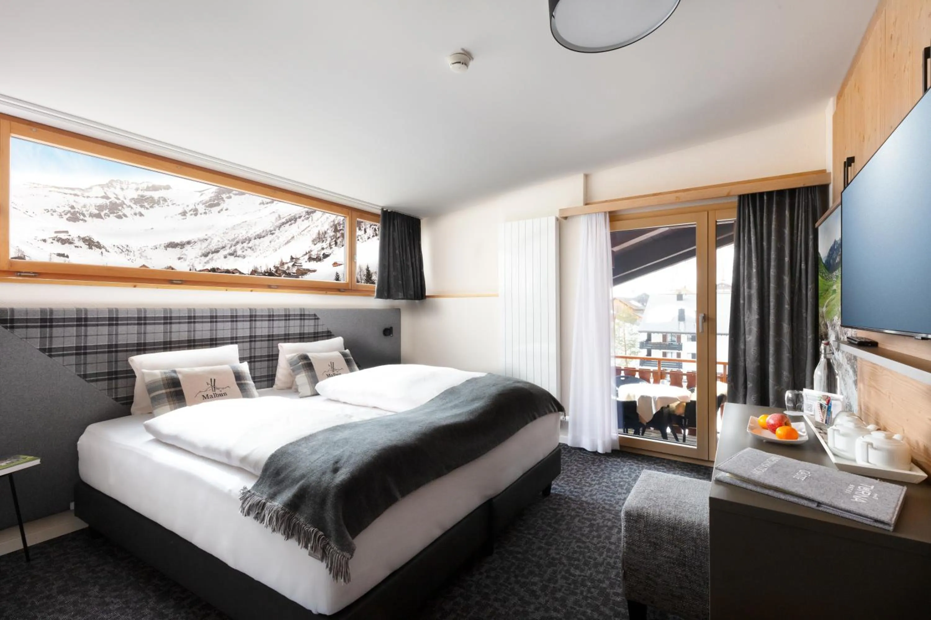 Photo of the whole room, Bed in Hotel TURNA Malbun