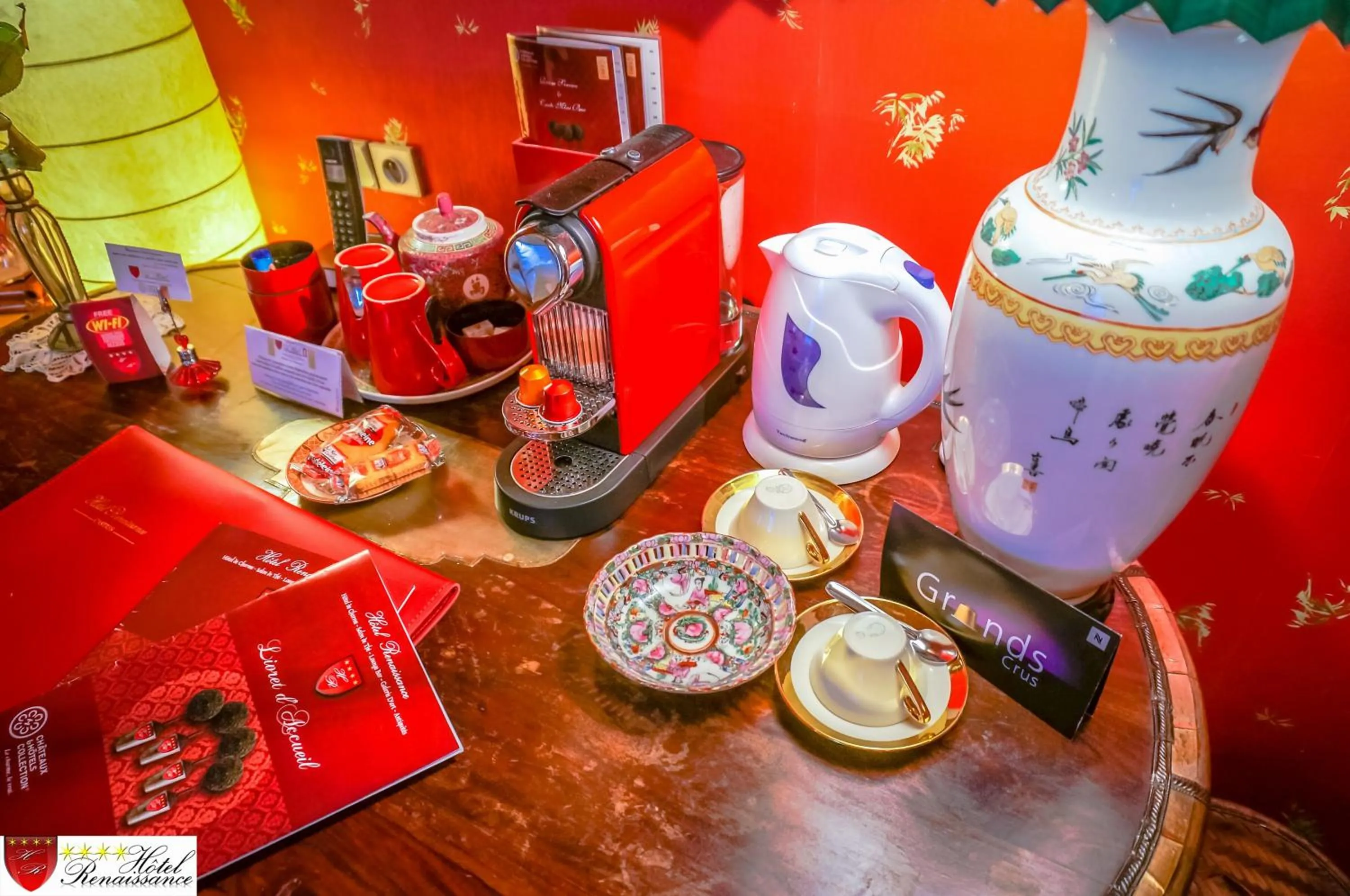 Coffee/tea facilities in Hôtel Renaissance