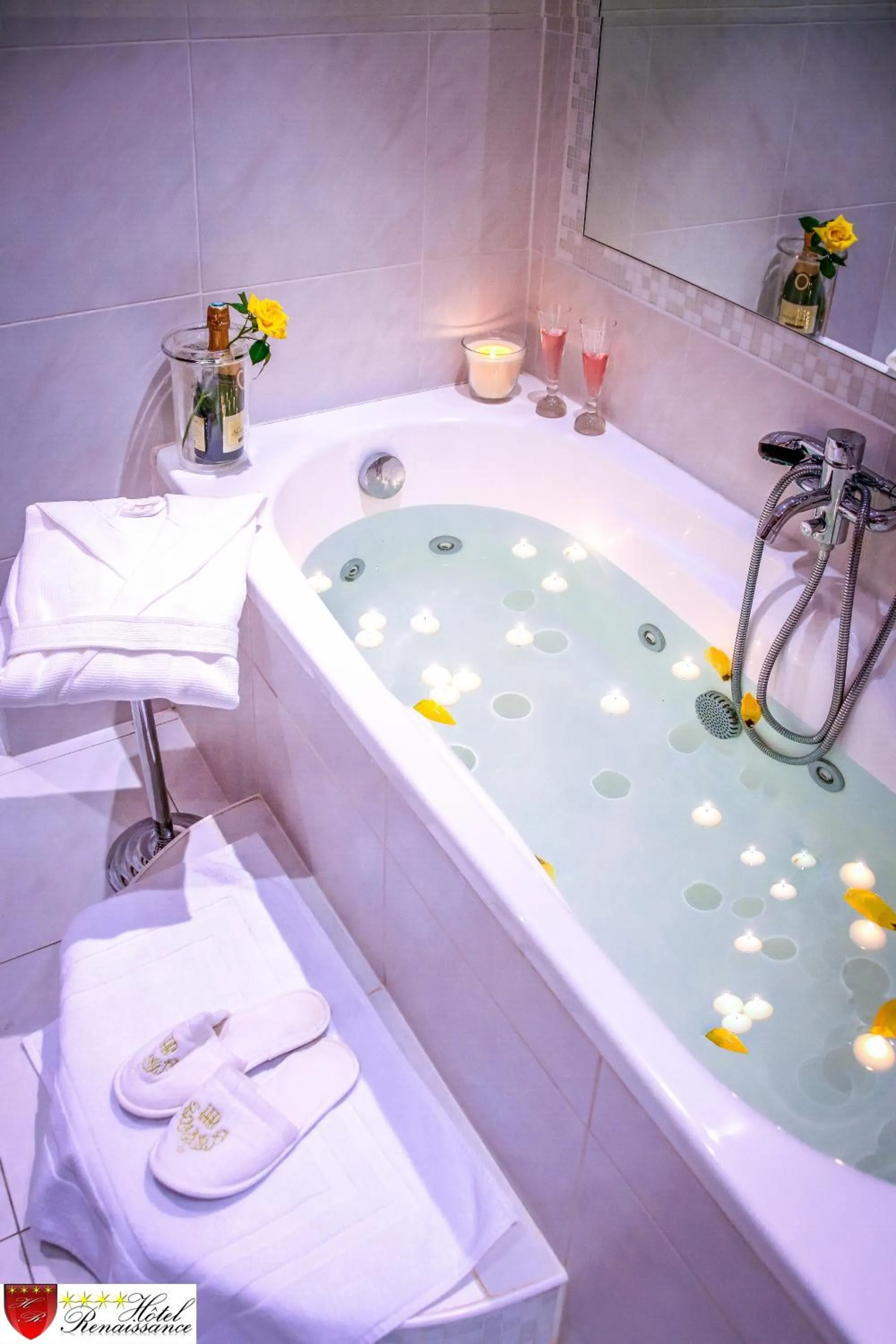 Bathroom in Hôtel Renaissance