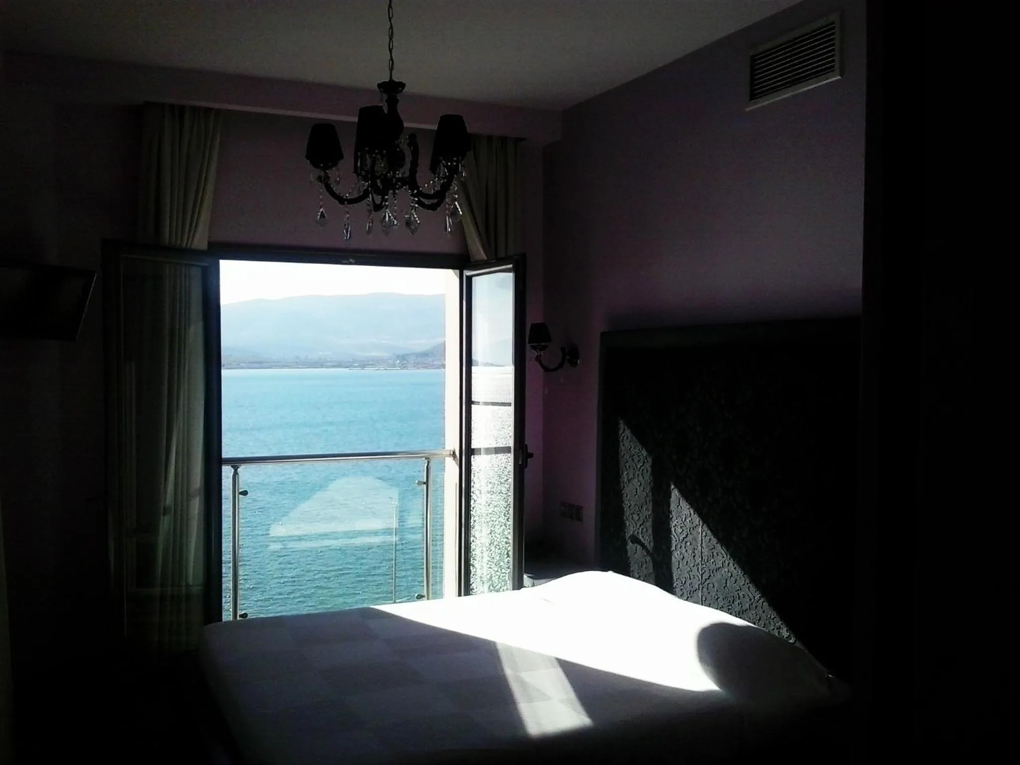 View (from property/room), Bed in Hotel Kipseli