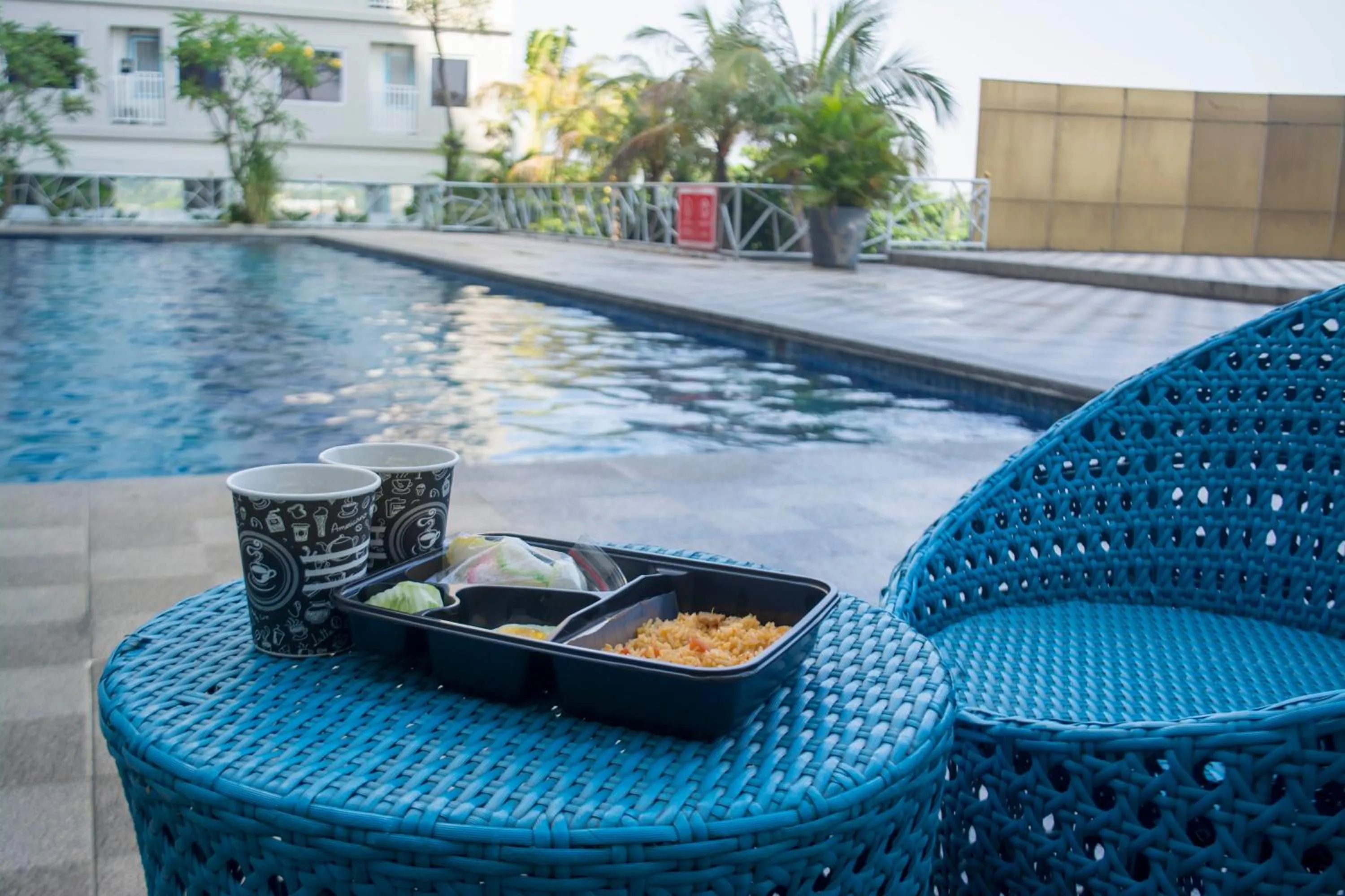 Breakfast in Titanium Express HomTel