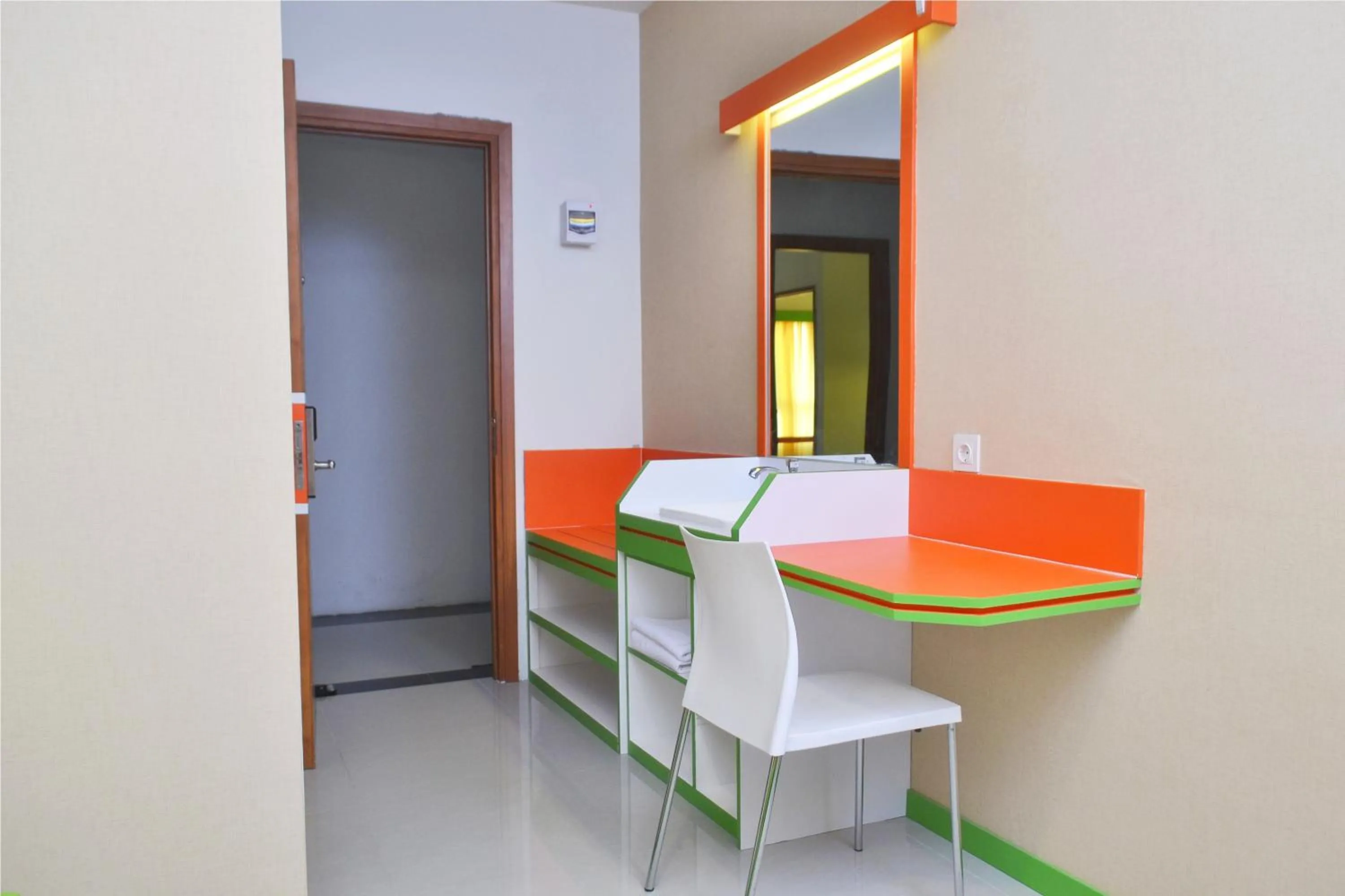 Dining area in Titanium Express HomTel