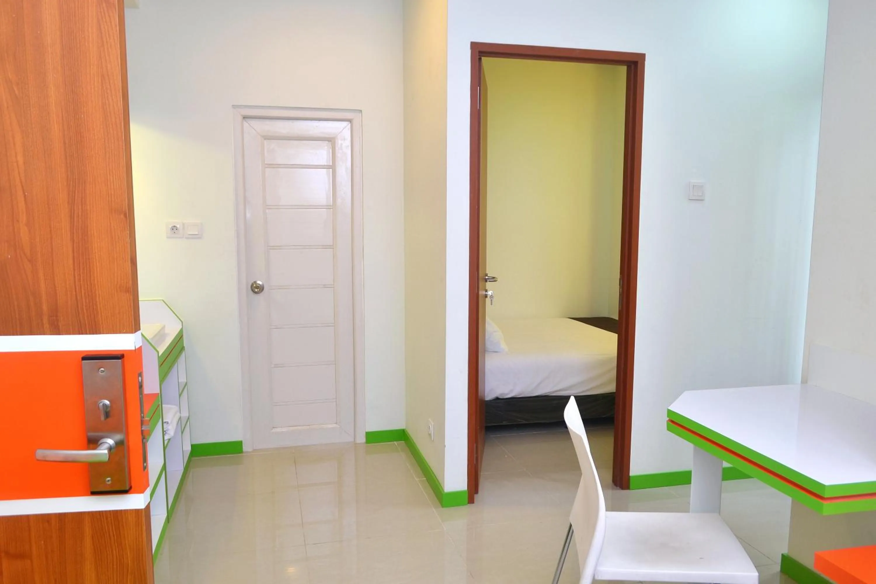 TV and multimedia, Bed in Titanium Express HomTel