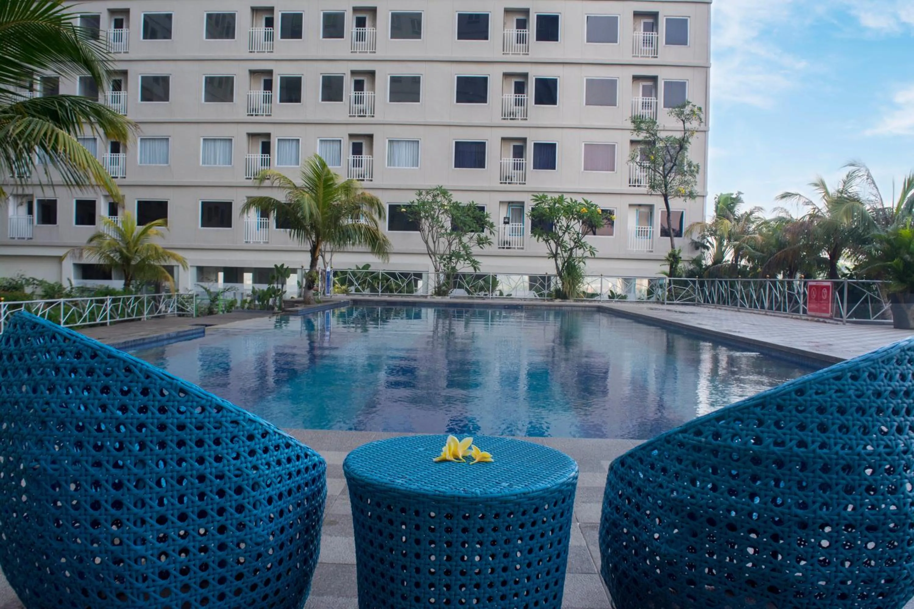 Breakfast in Titanium Express HomTel