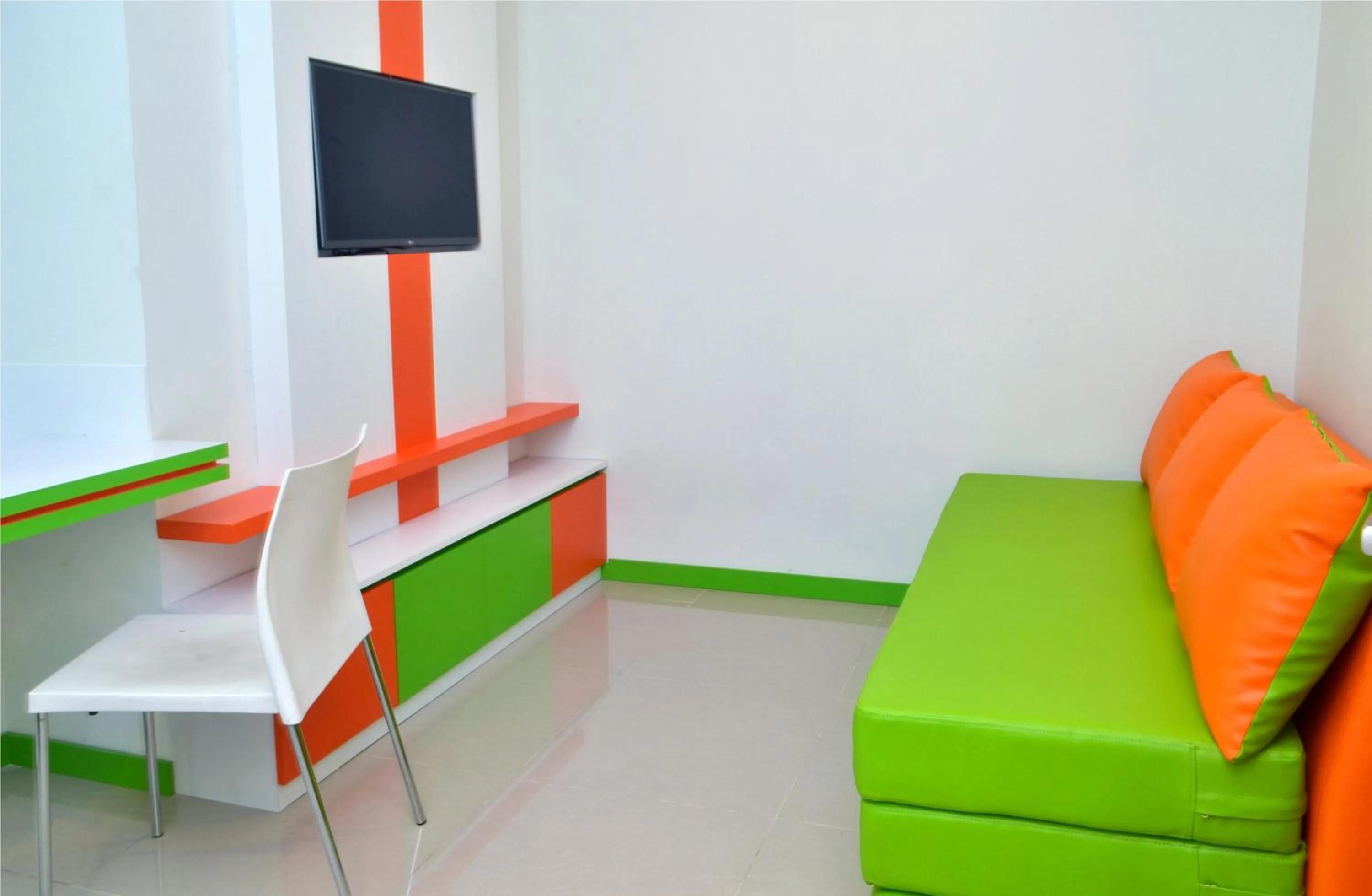 TV and multimedia in Titanium Express HomTel