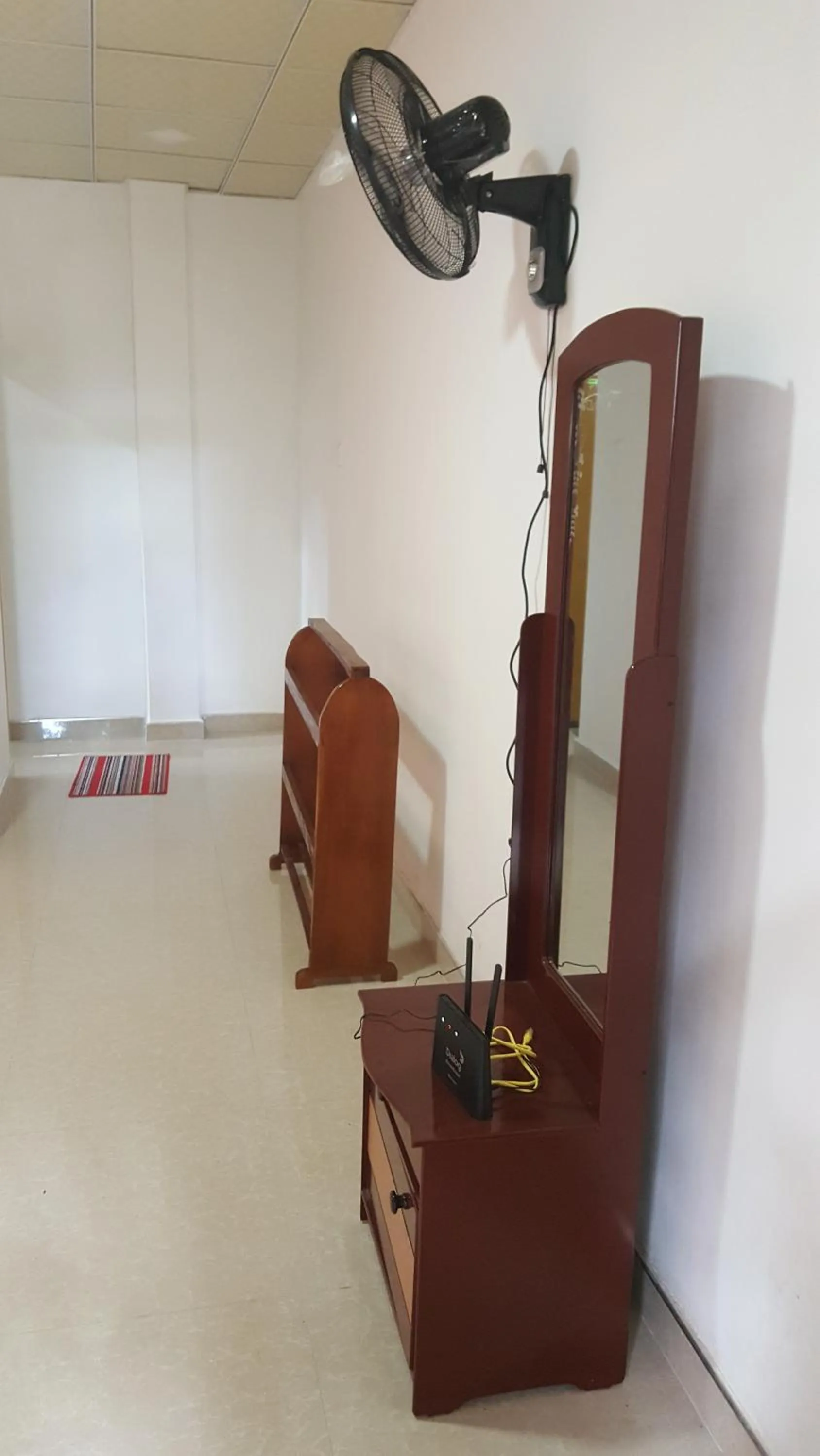 Photo of the whole room in Ella Sunrise