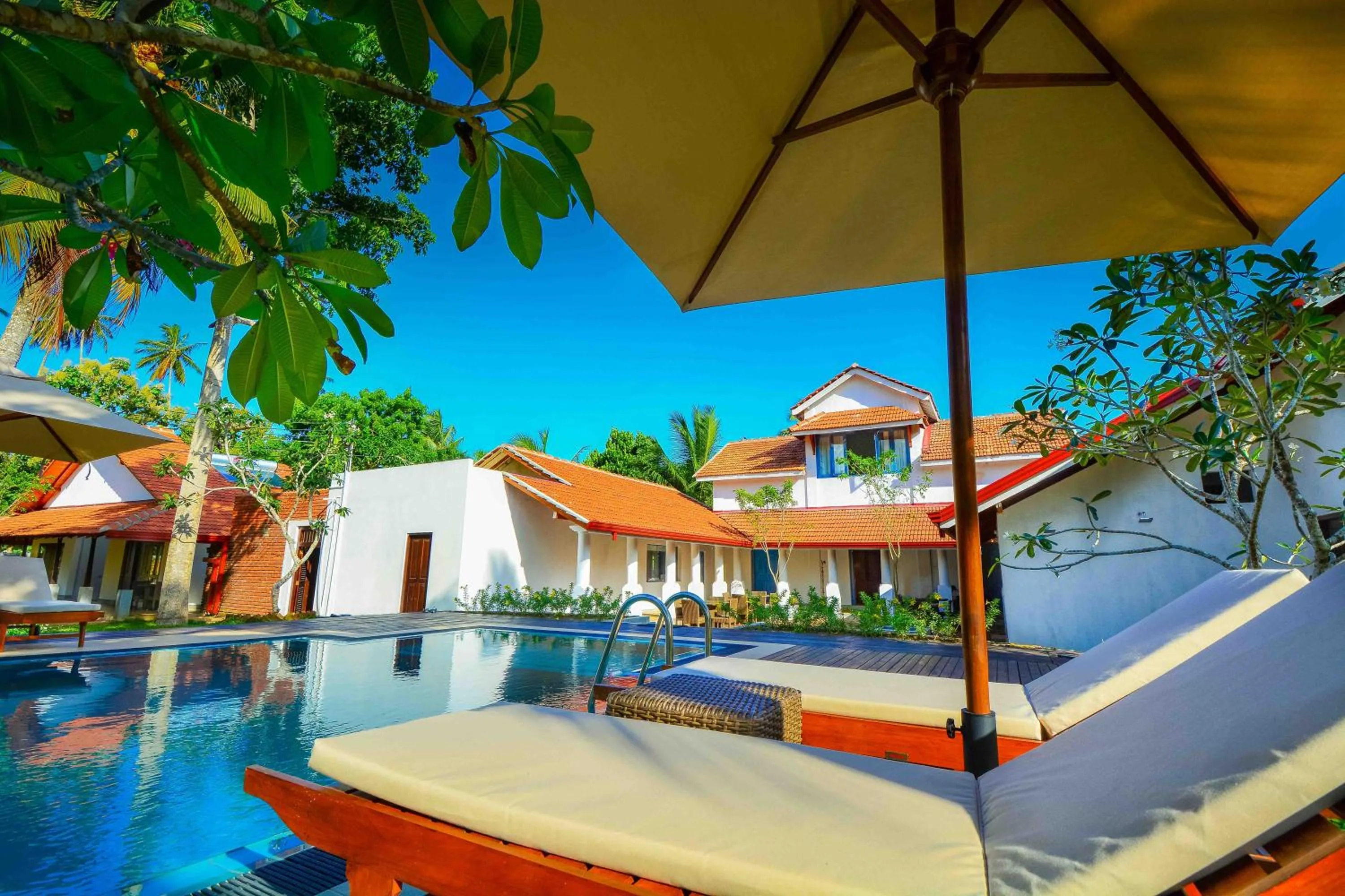 Swimming pool in Handun Villas