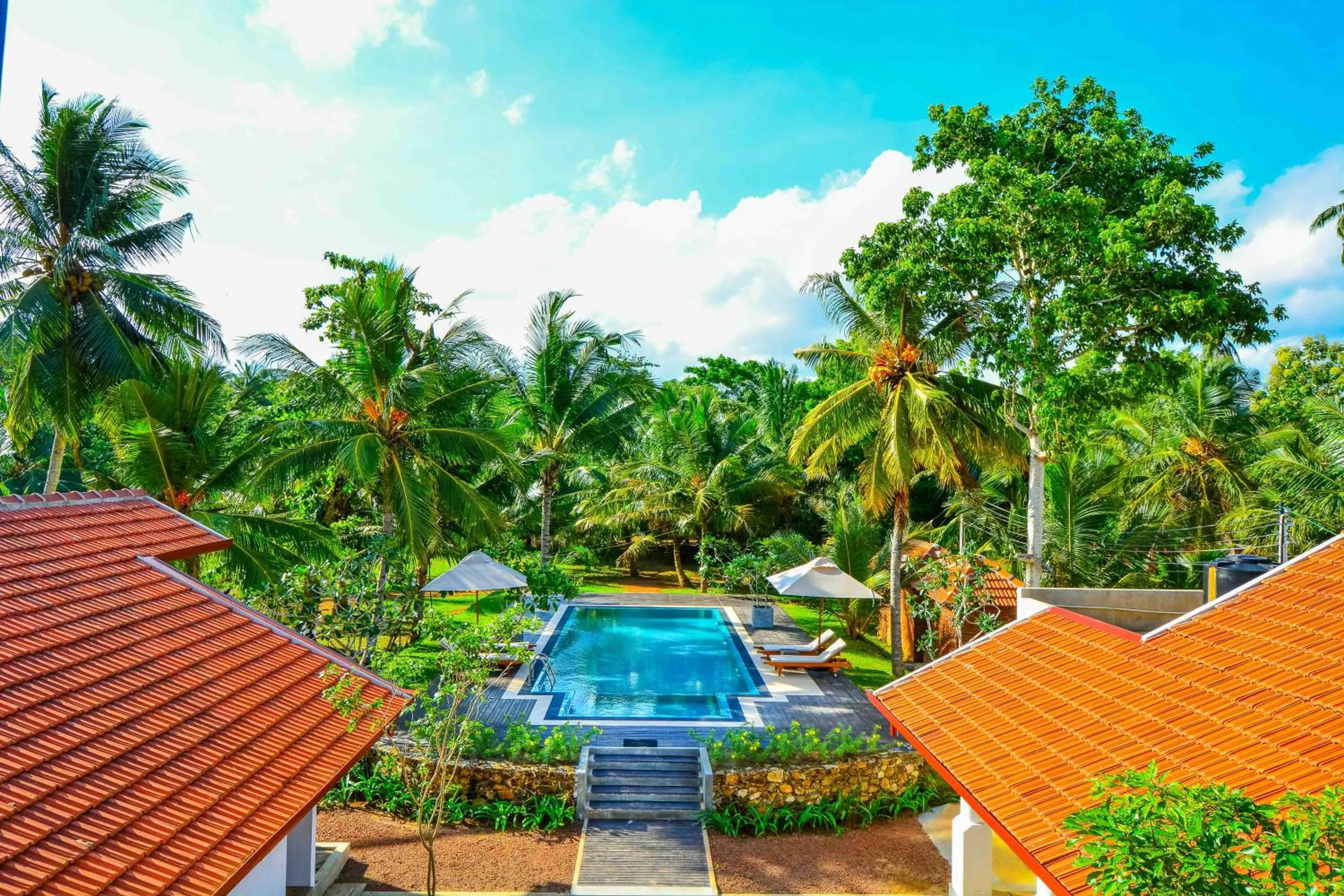 Swimming pool in Handun Villas