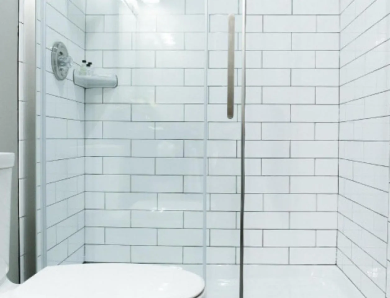 Shower in The Railroad Inn