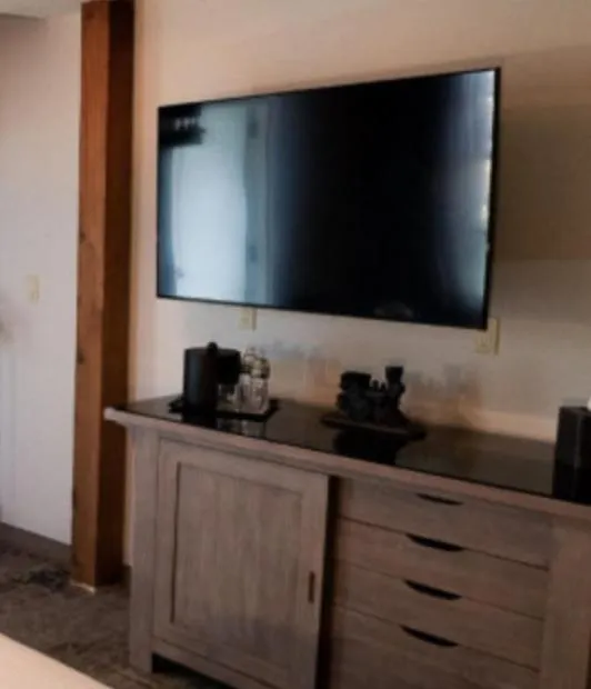 TV and multimedia in The Railroad Inn