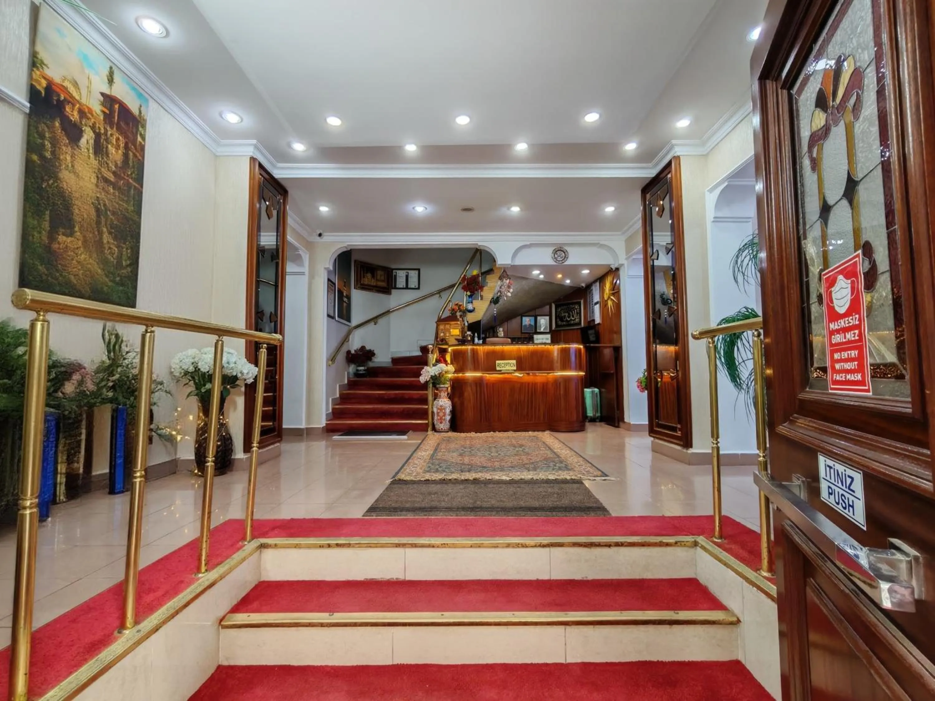 Lobby or reception in Sirkeci Emek Hotel