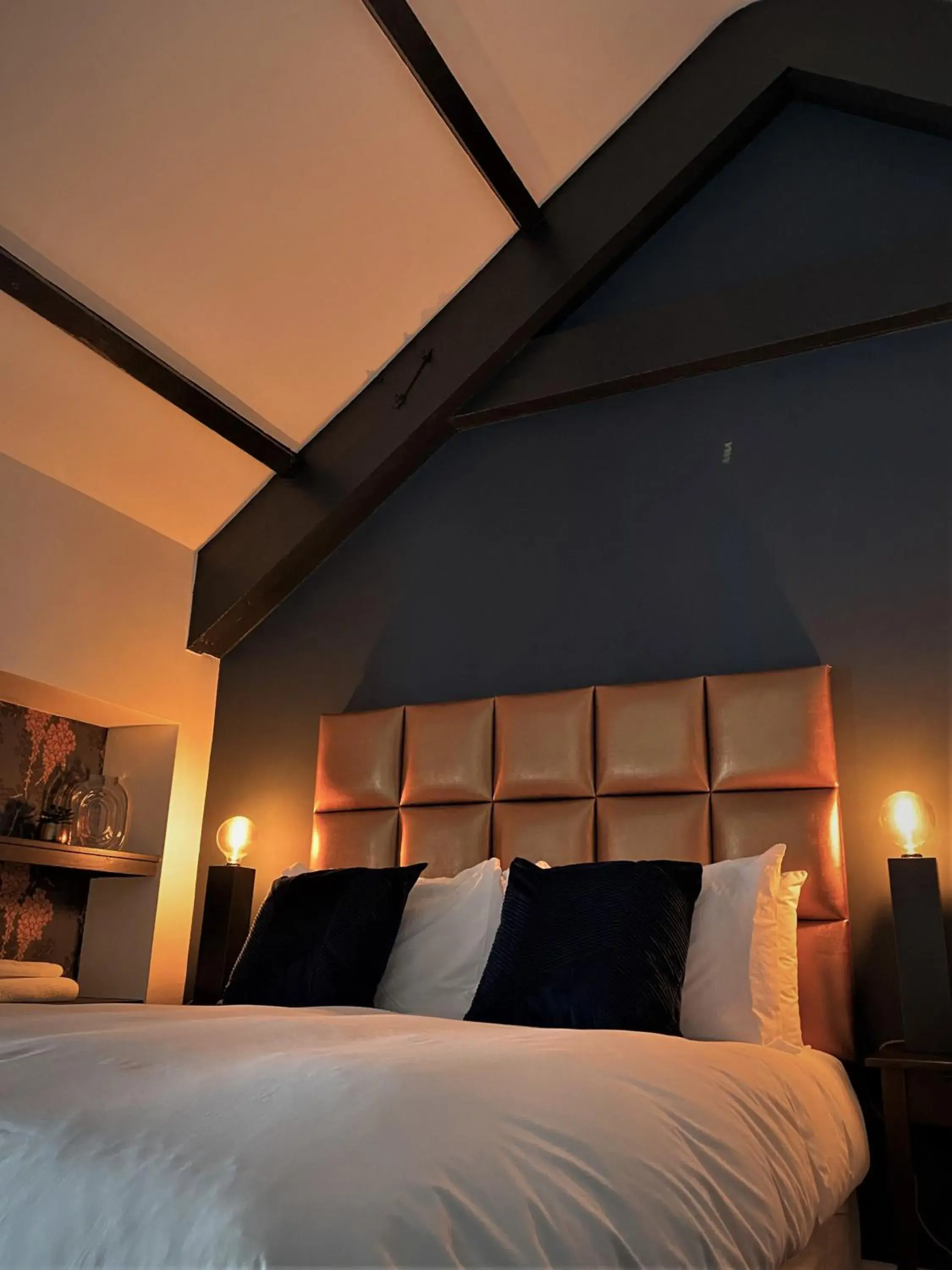 Small Double Room in The Cawdor Small Double Room in The Cawdor