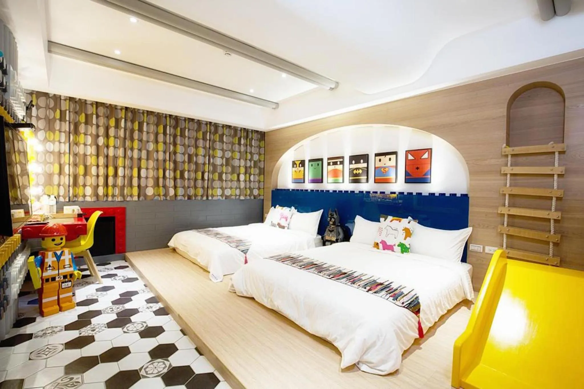 bunk bed in J.T.World