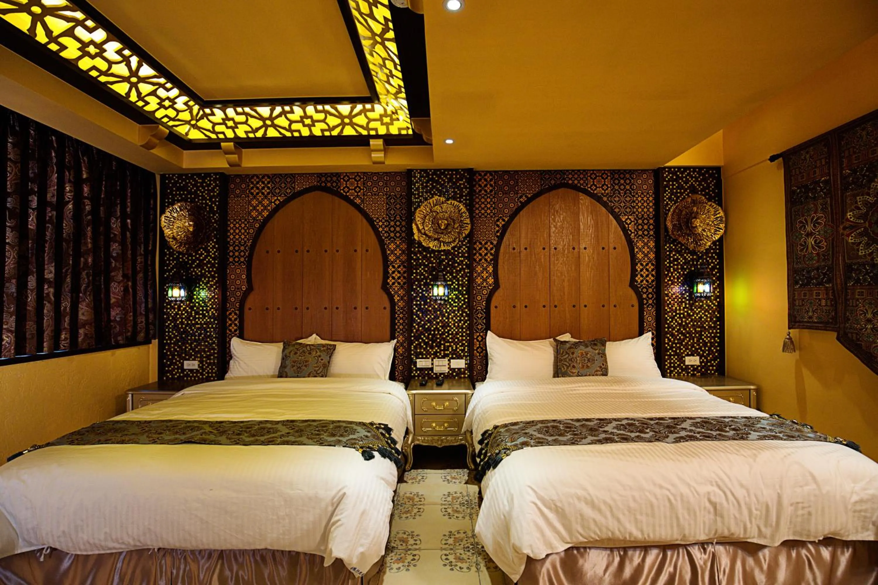 Photo of the whole room in J.T.World