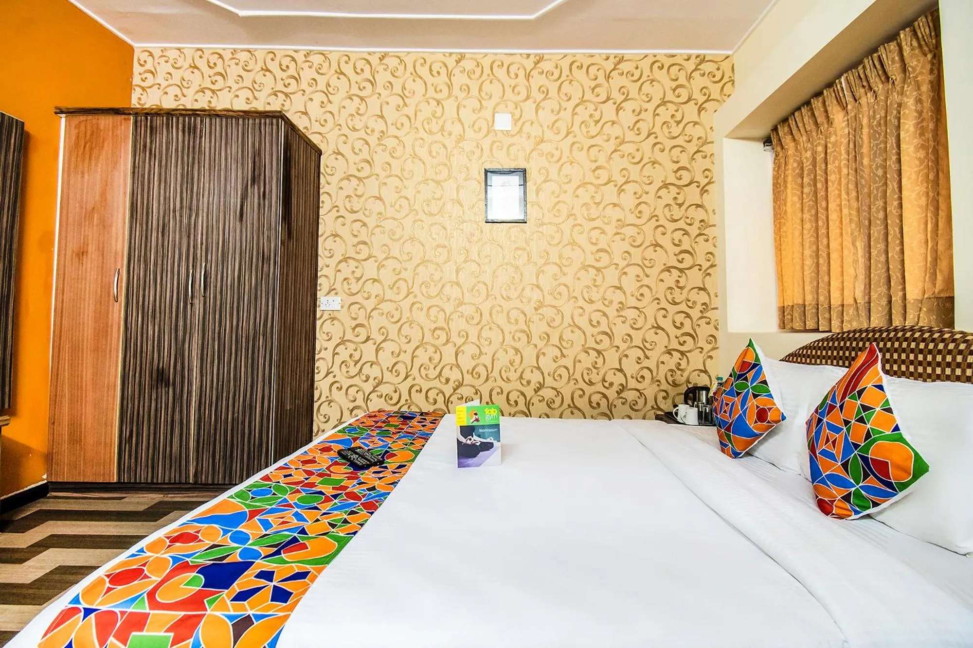 Bedroom, Bed in Via St Clouds - Nr Government Botanical Garden