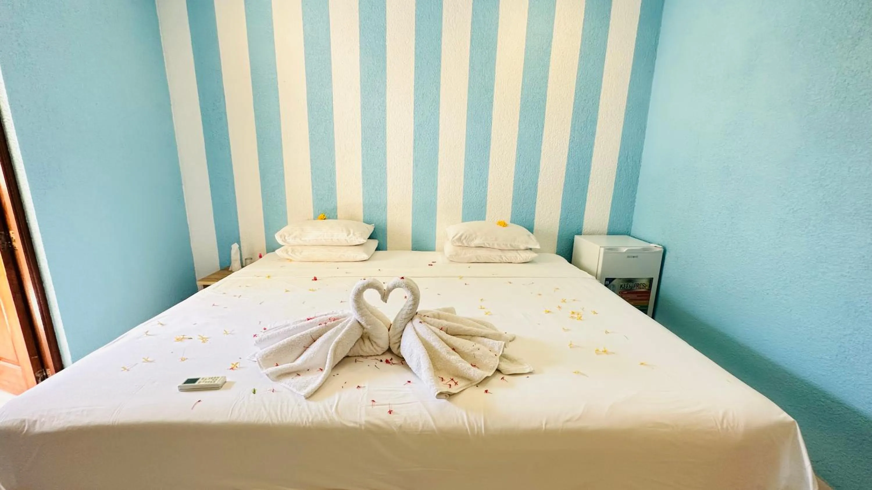 Bed in Midsummer Thulusdhoo