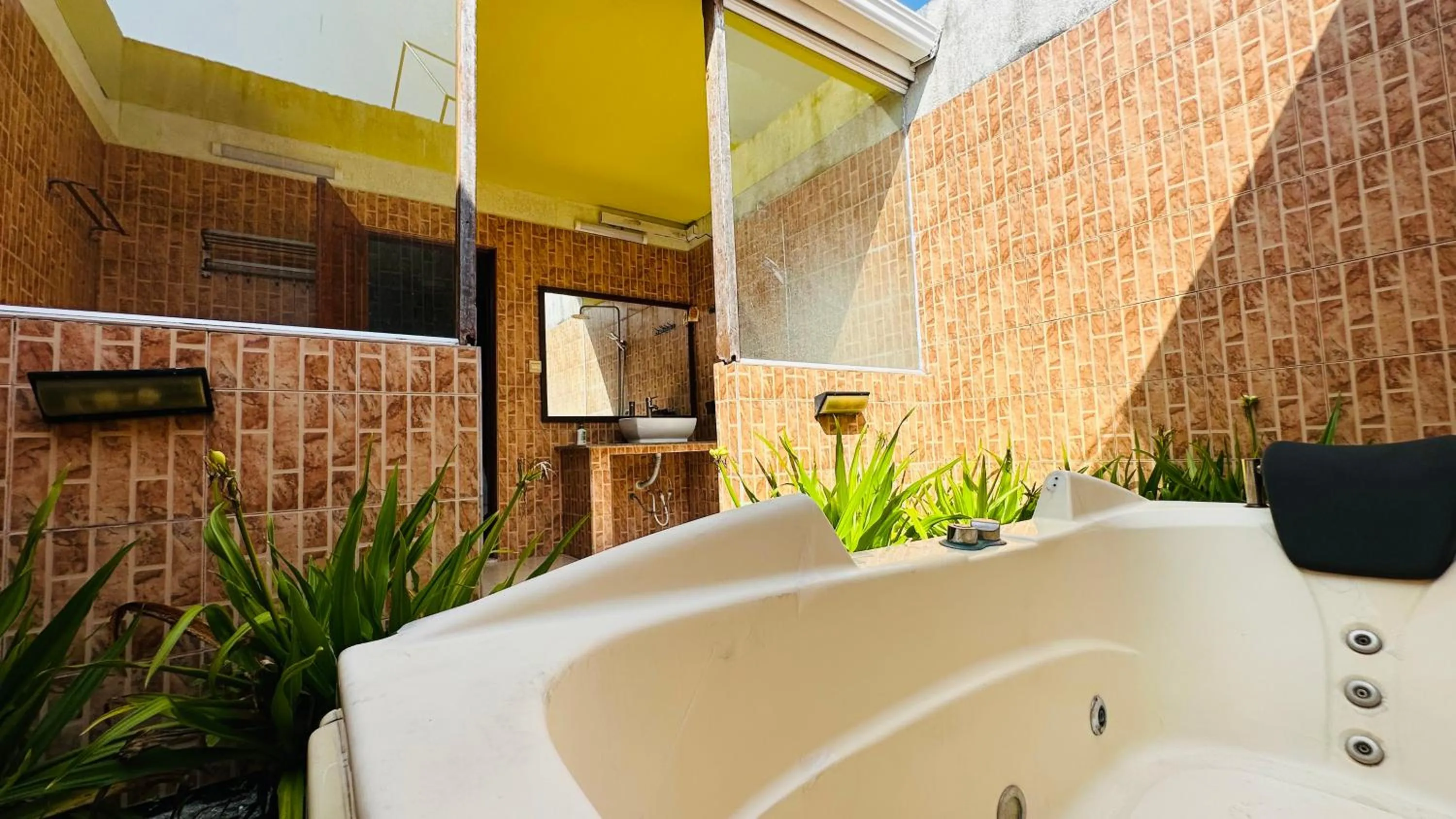 Bathroom in Midsummer Thulusdhoo