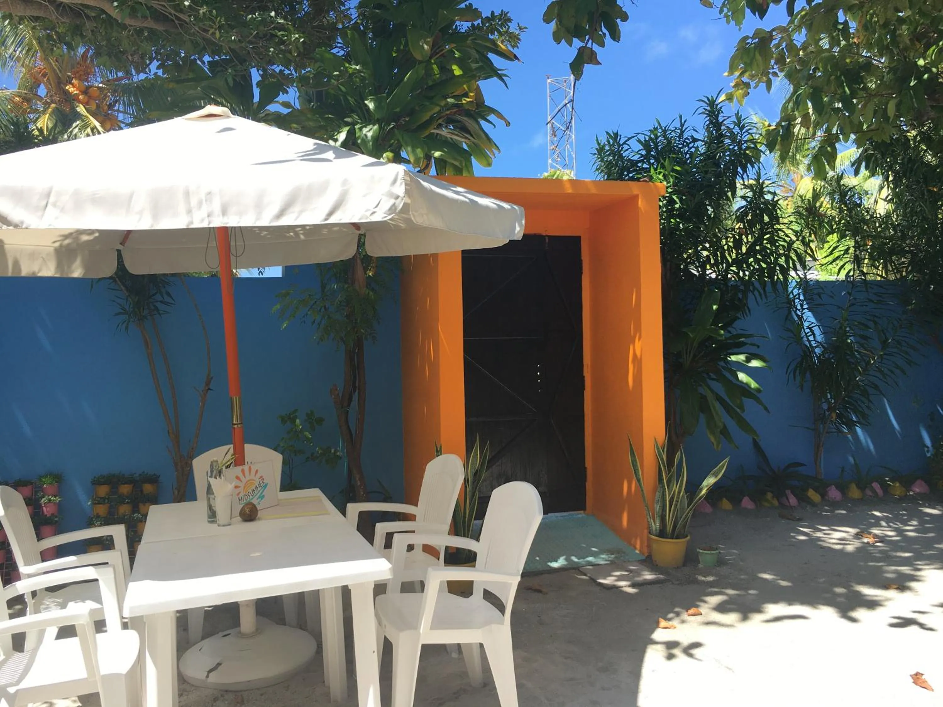 Restaurant/places to eat in Midsummer Thulusdhoo