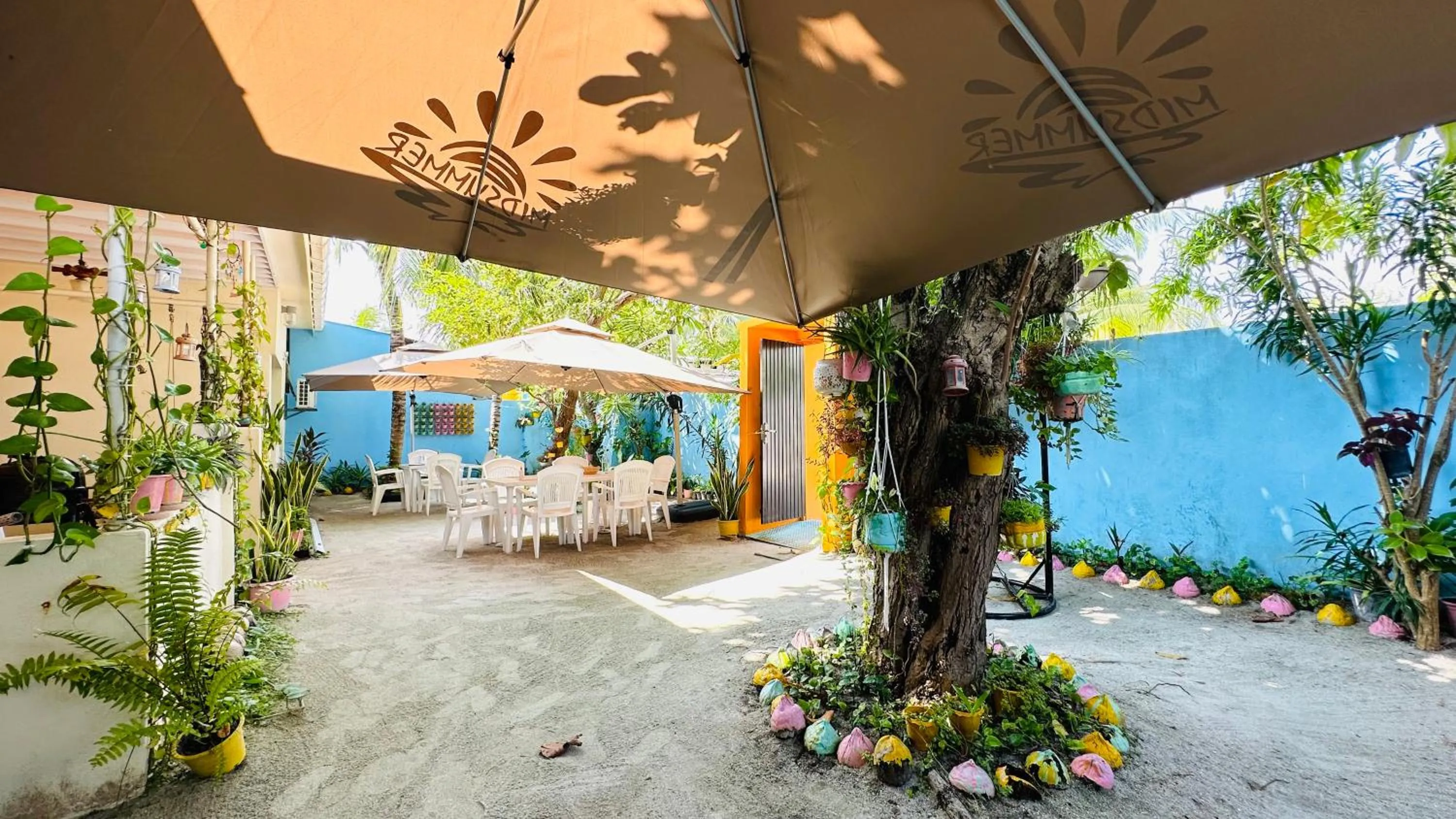 Garden in Midsummer Thulusdhoo