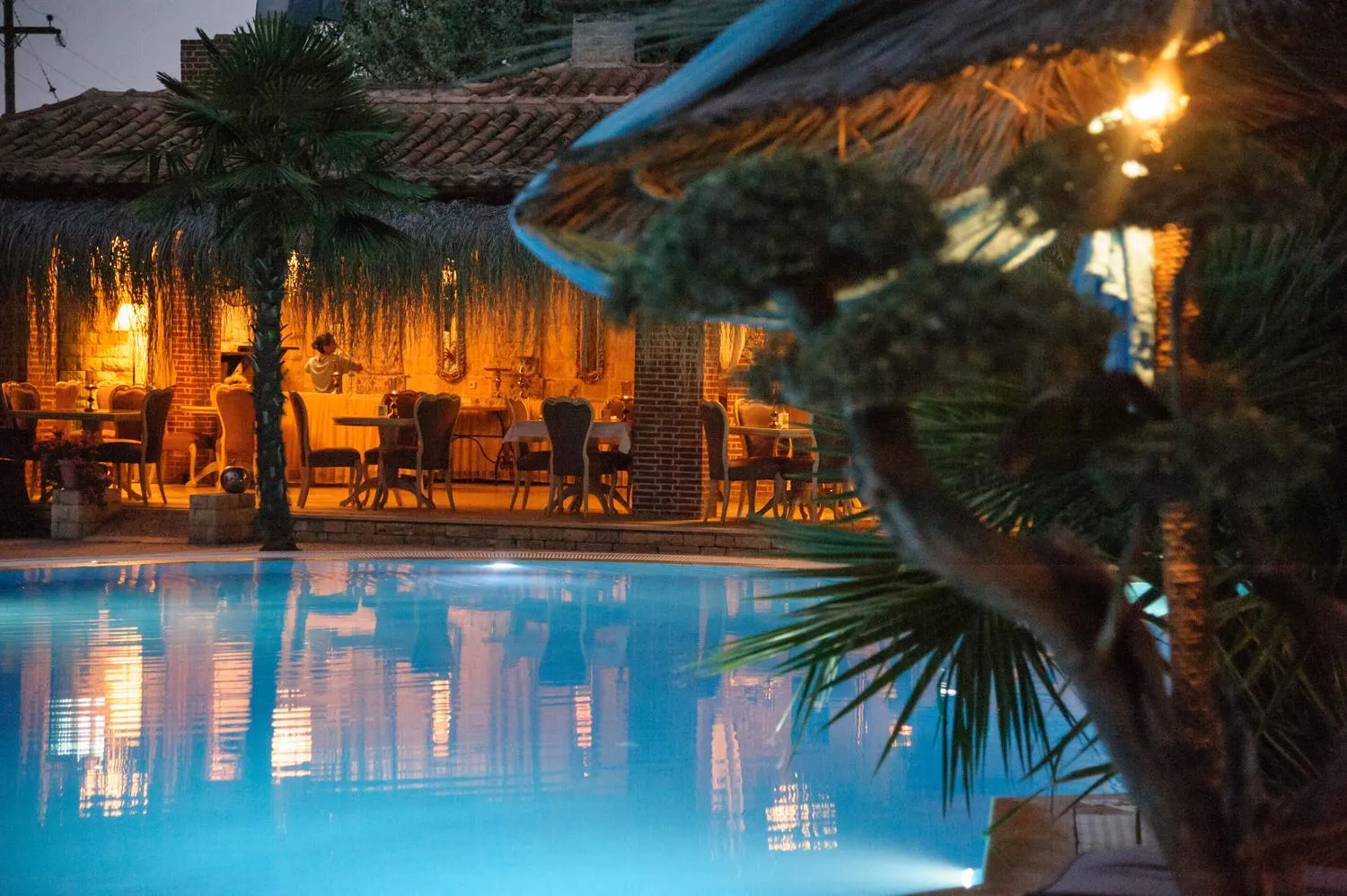 Restaurant/places to eat in Achtis Hotel