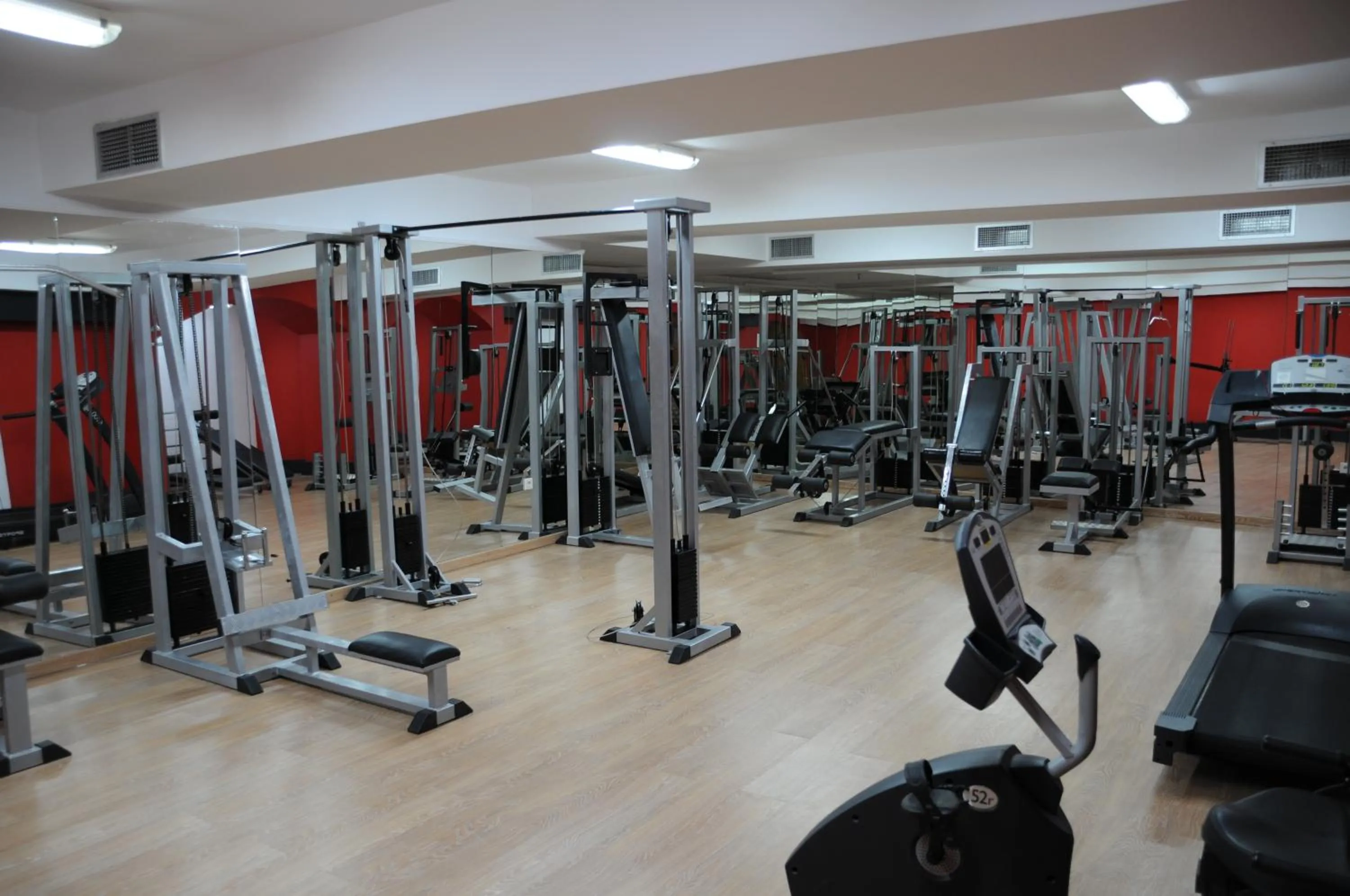 Fitness centre/facilities in Achtis Hotel