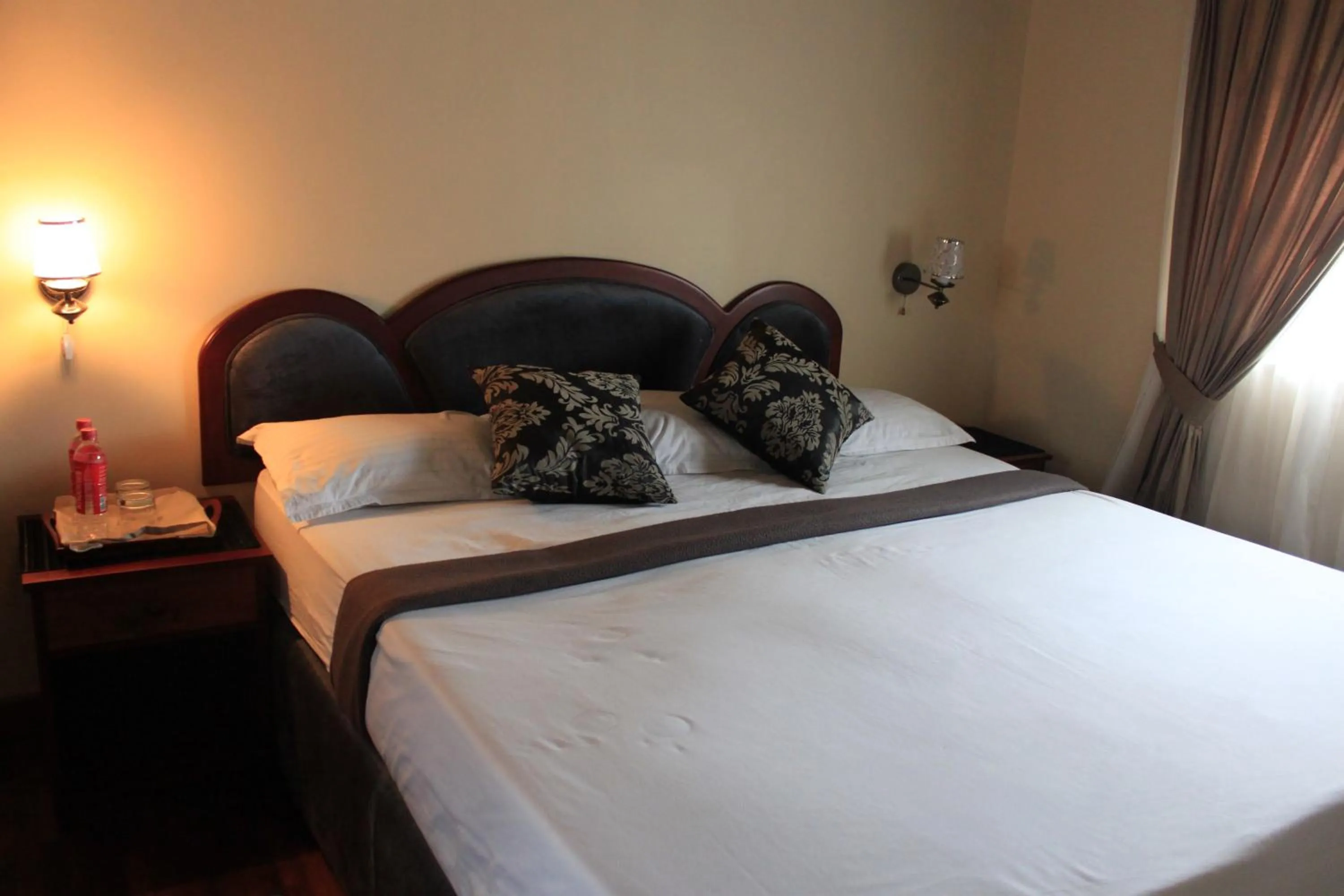 Bedroom, Bed in Lady Horton Bungalow