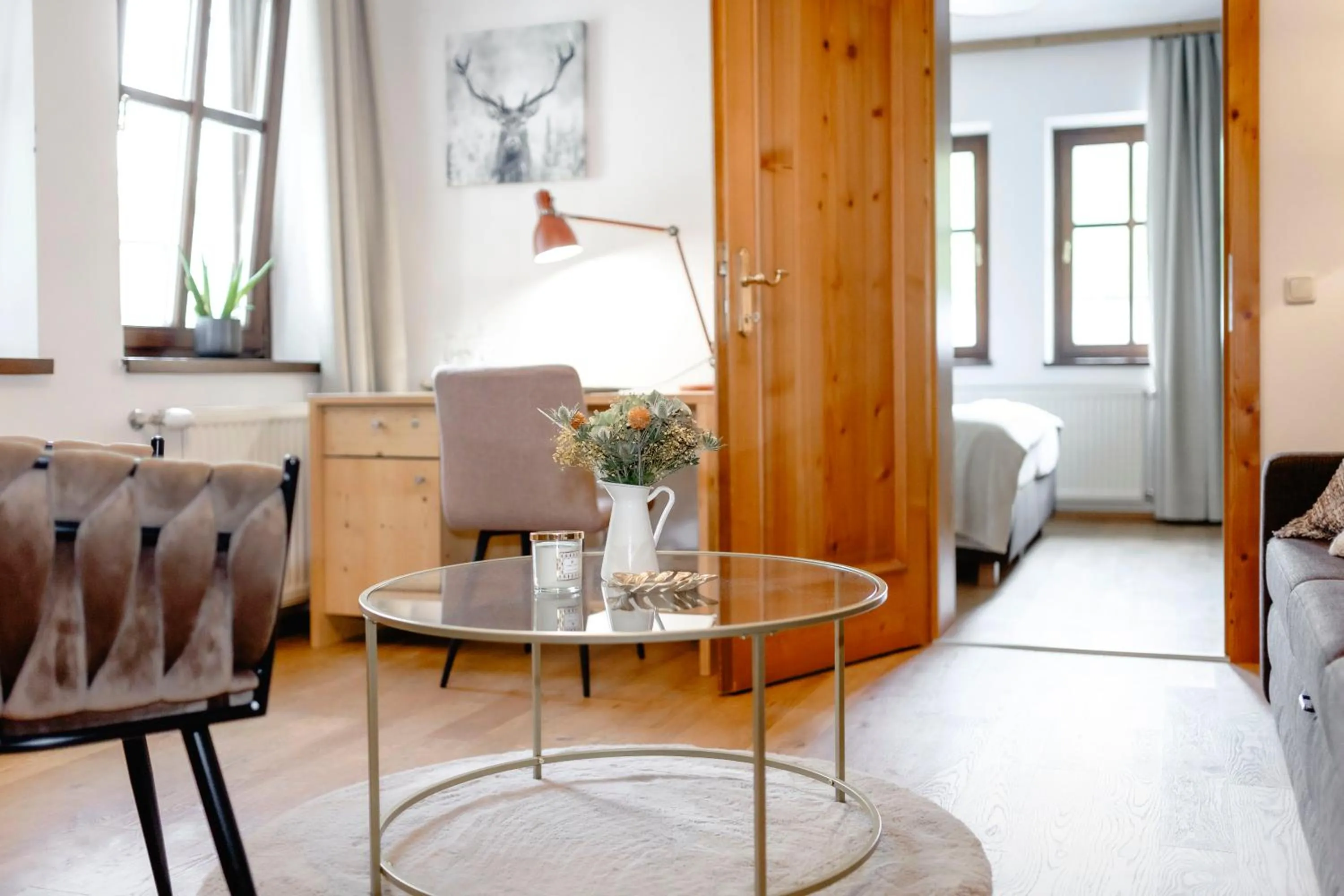 Living room, Bed in Boutiquehotel Hubertushof