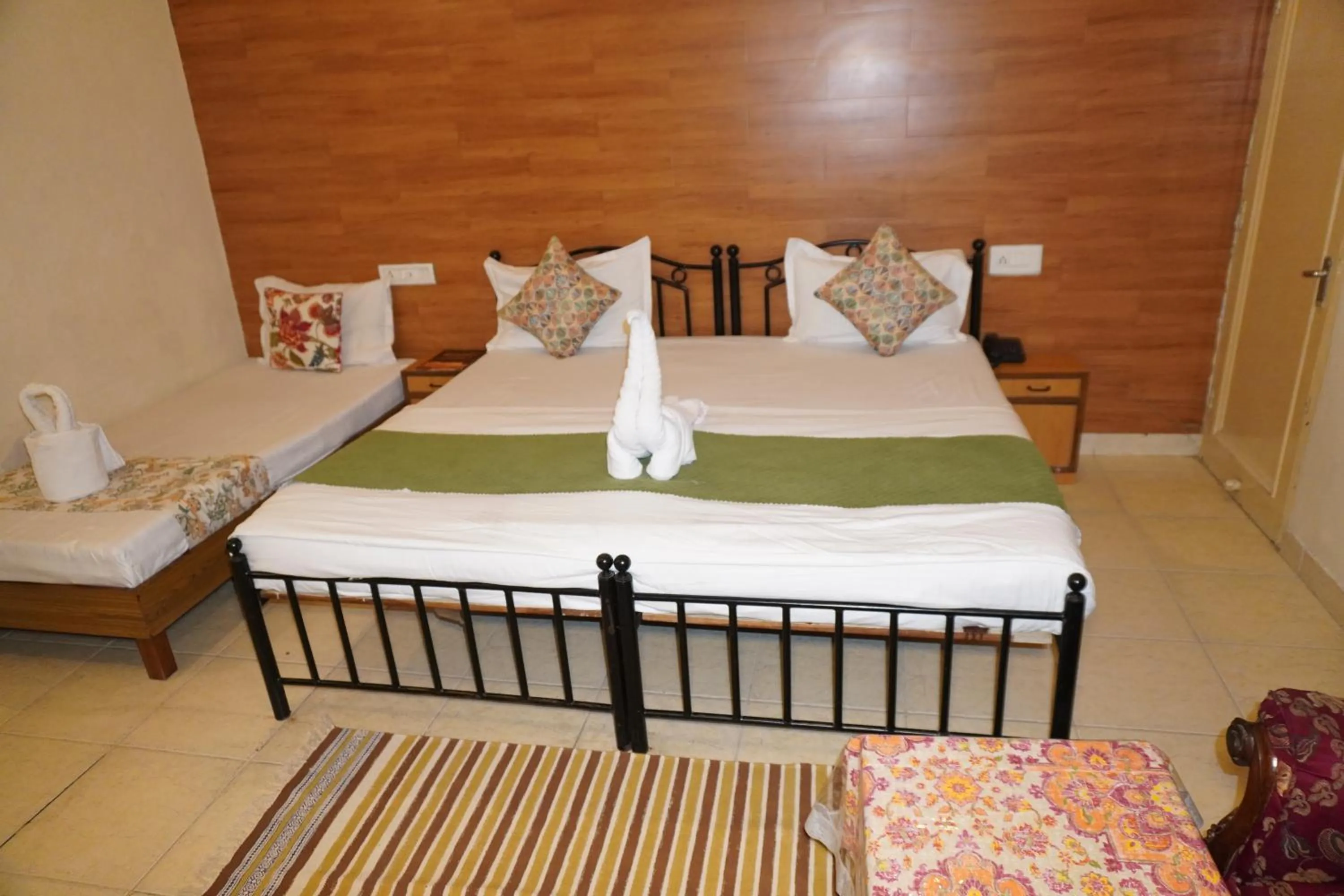 Photo of the whole room, Bed in Hotel City Home - A Heritage Hotel