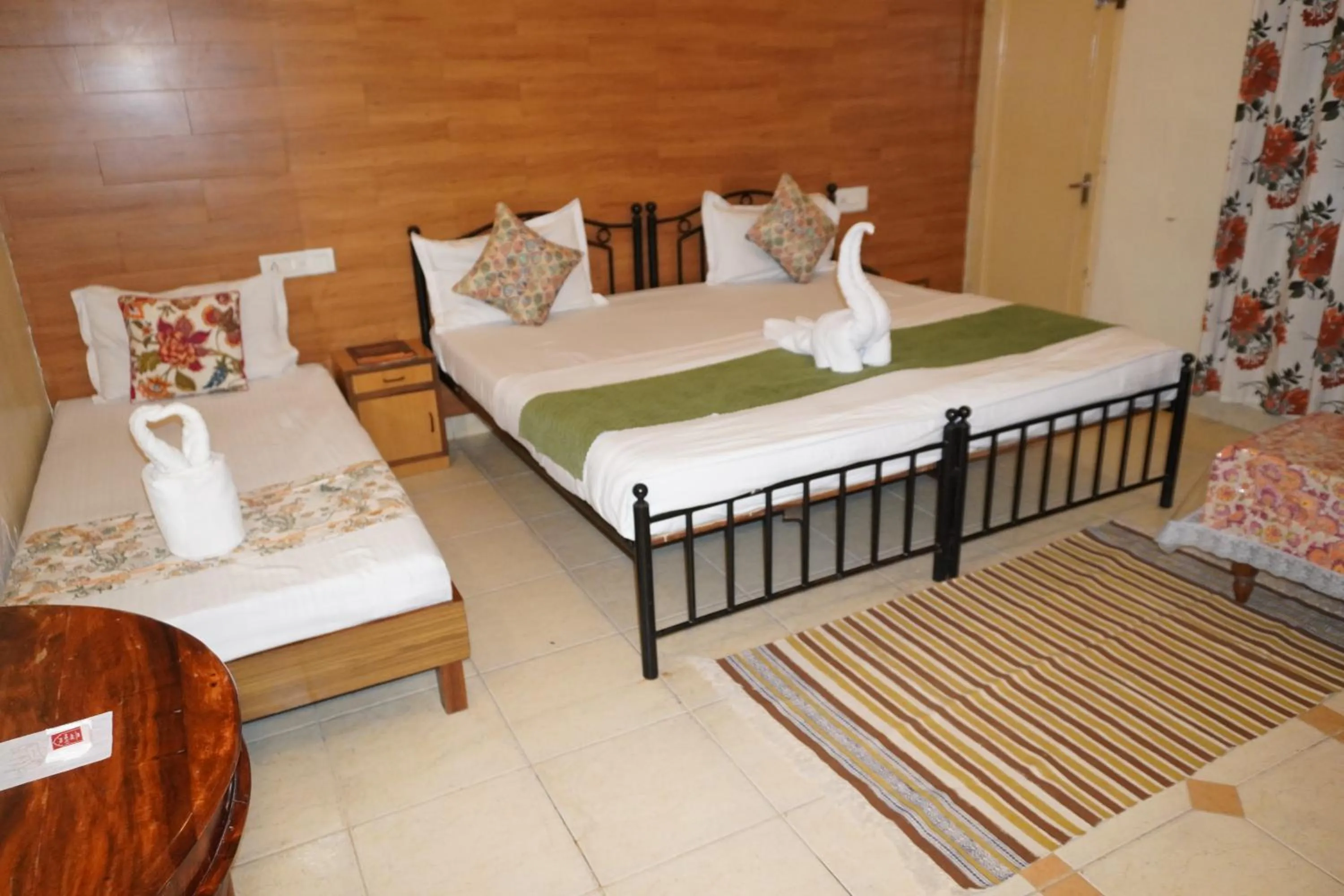 Guests, Bed in Hotel City Home - A Heritage Hotel