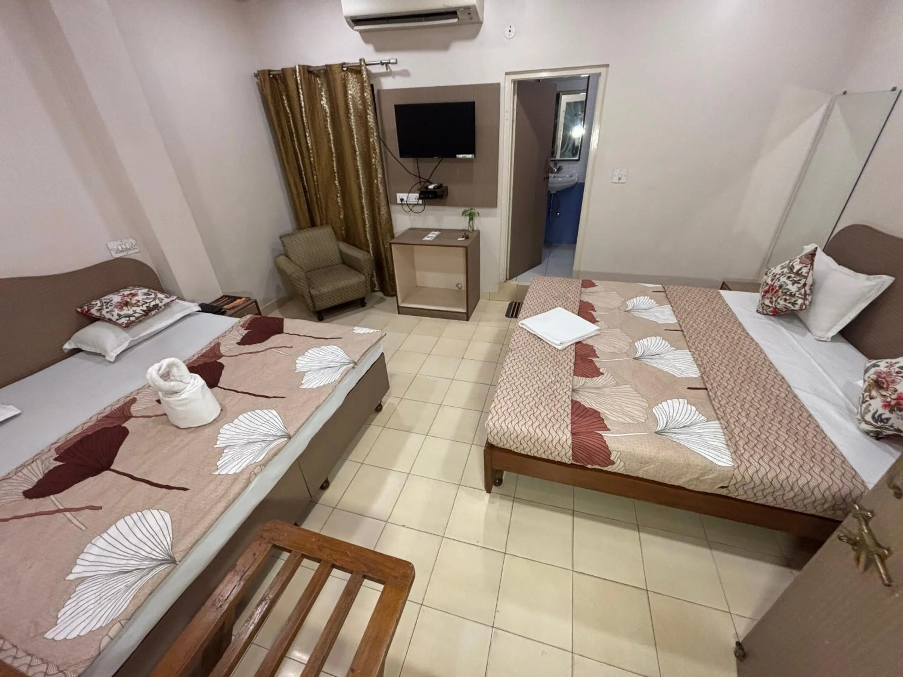 Bed in Hotel City Home - A Heritage Hotel