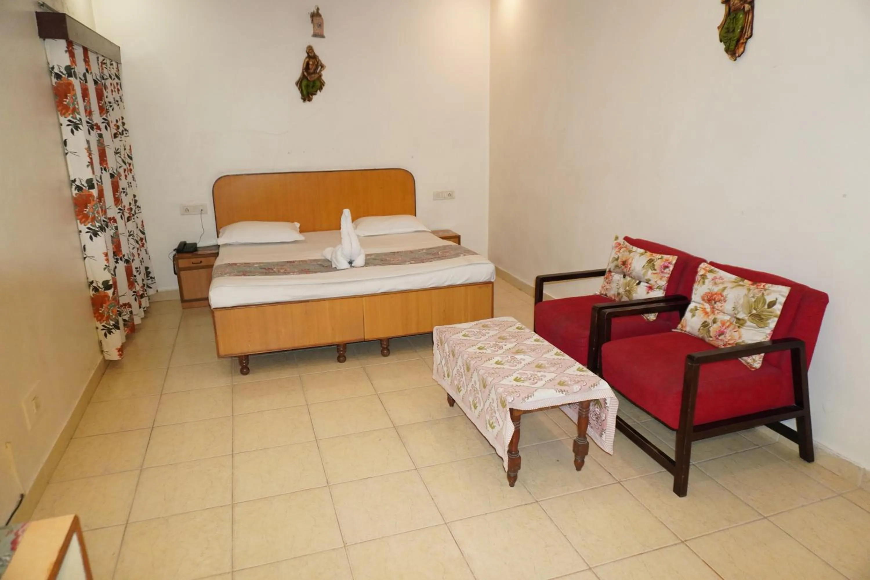 Photo of the whole room, Bed in Hotel City Home - A Heritage Hotel