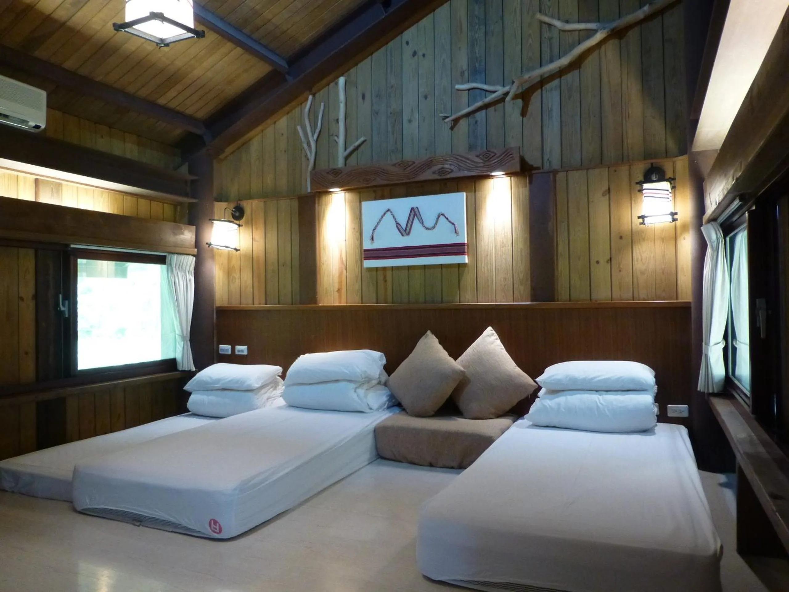 Bed in Taroko Village Hotel